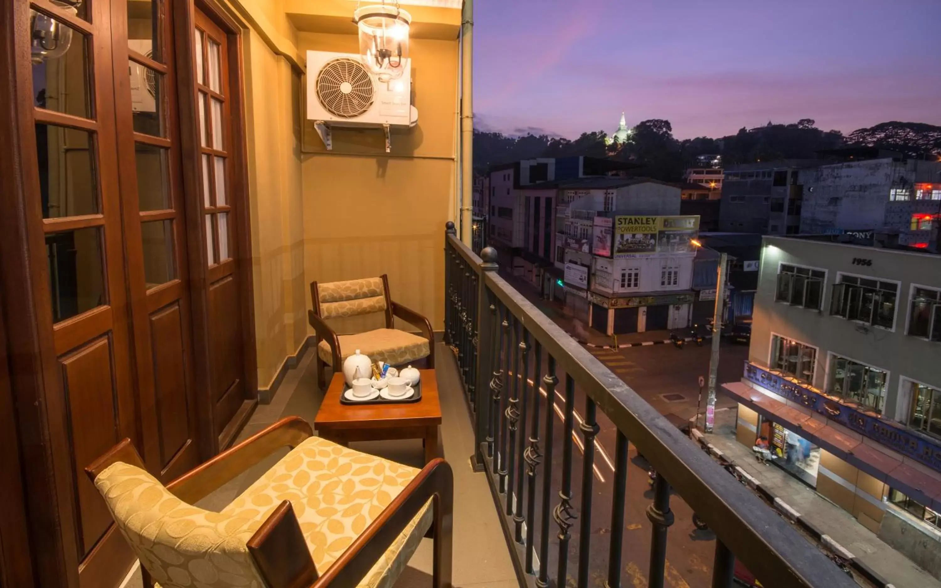 Balcony/Terrace in Ceyloni City Hotel