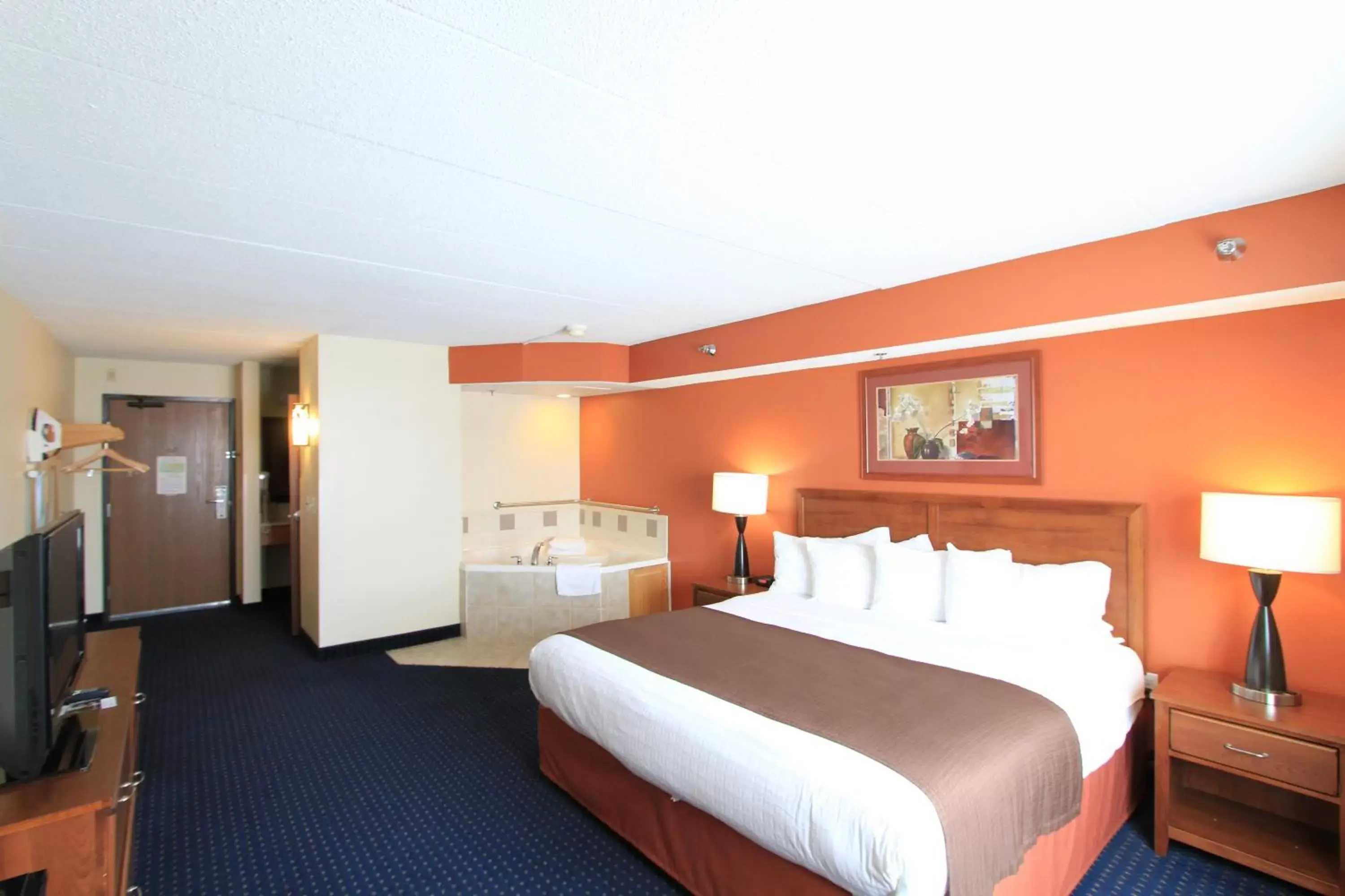 Photo of the whole room, Bed in AmericInn by Wyndham Cedar Rapids Airport