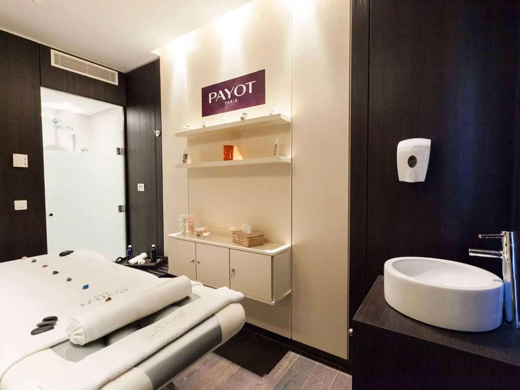 Spa and wellness centre/facilities, Bathroom in Novotel Tunis