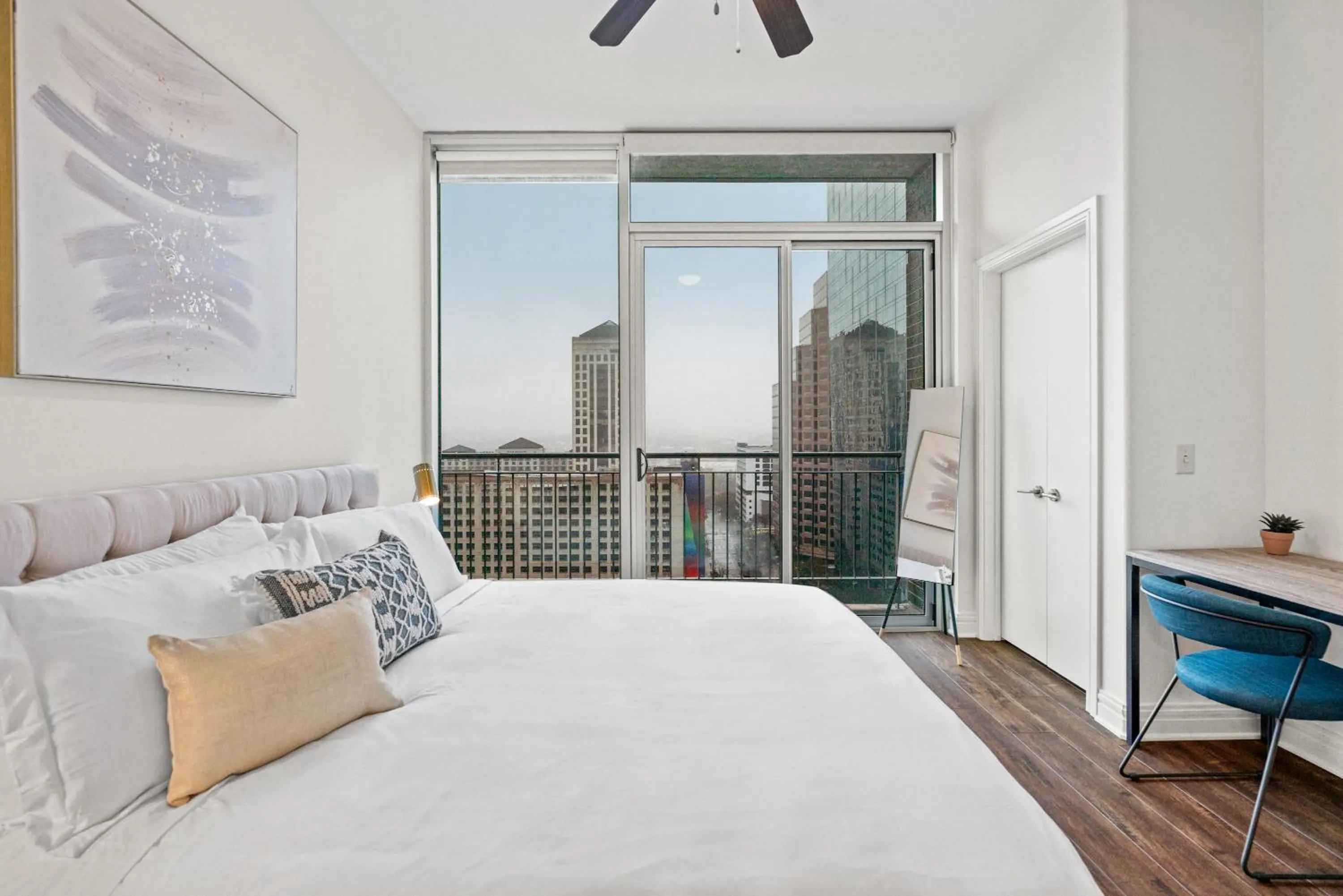 Bed in Kasa Lady Bird Lake Austin