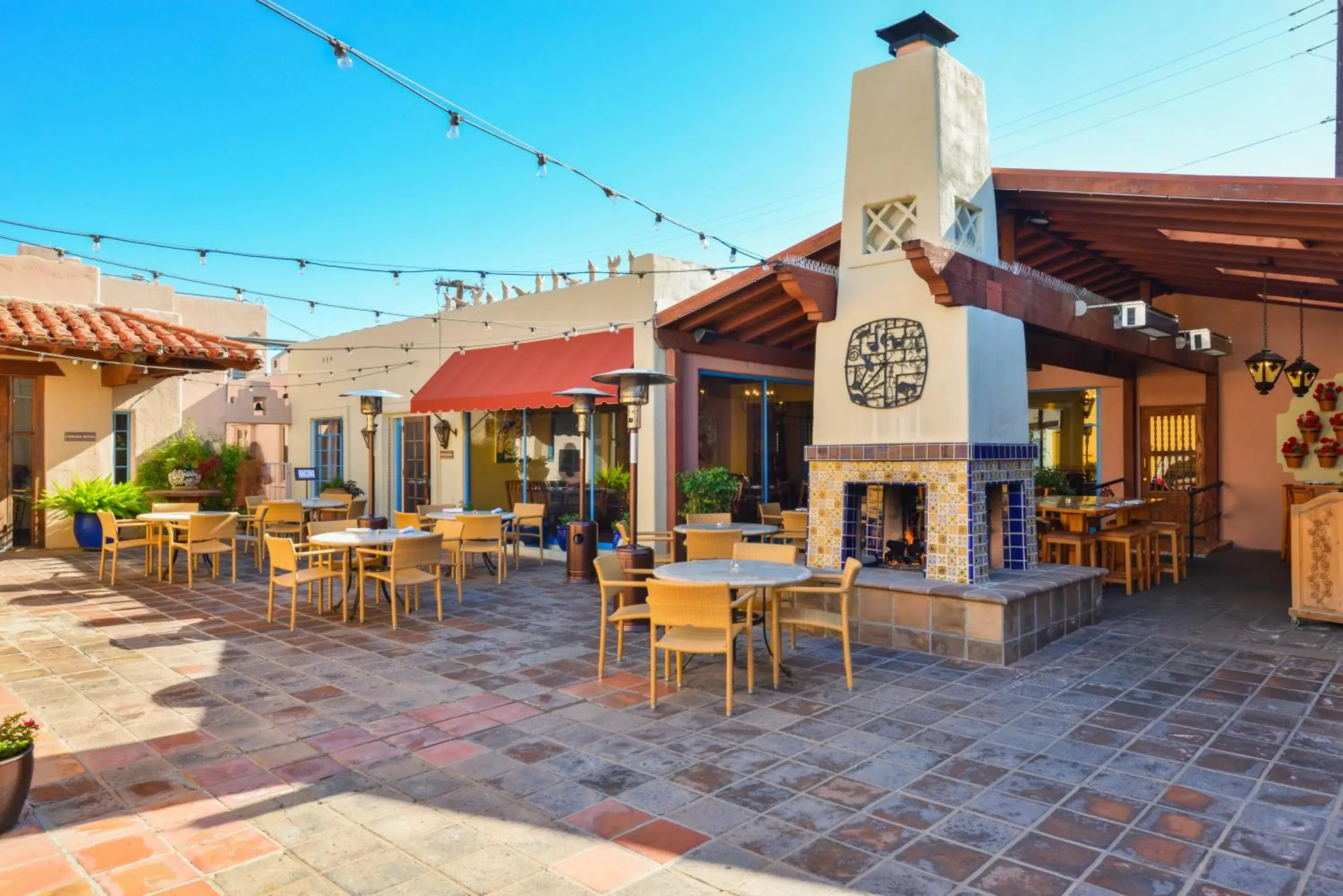 Restaurant/places to eat in Lodge On The Desert Restaurant/places to eat in Lodge On The Desert