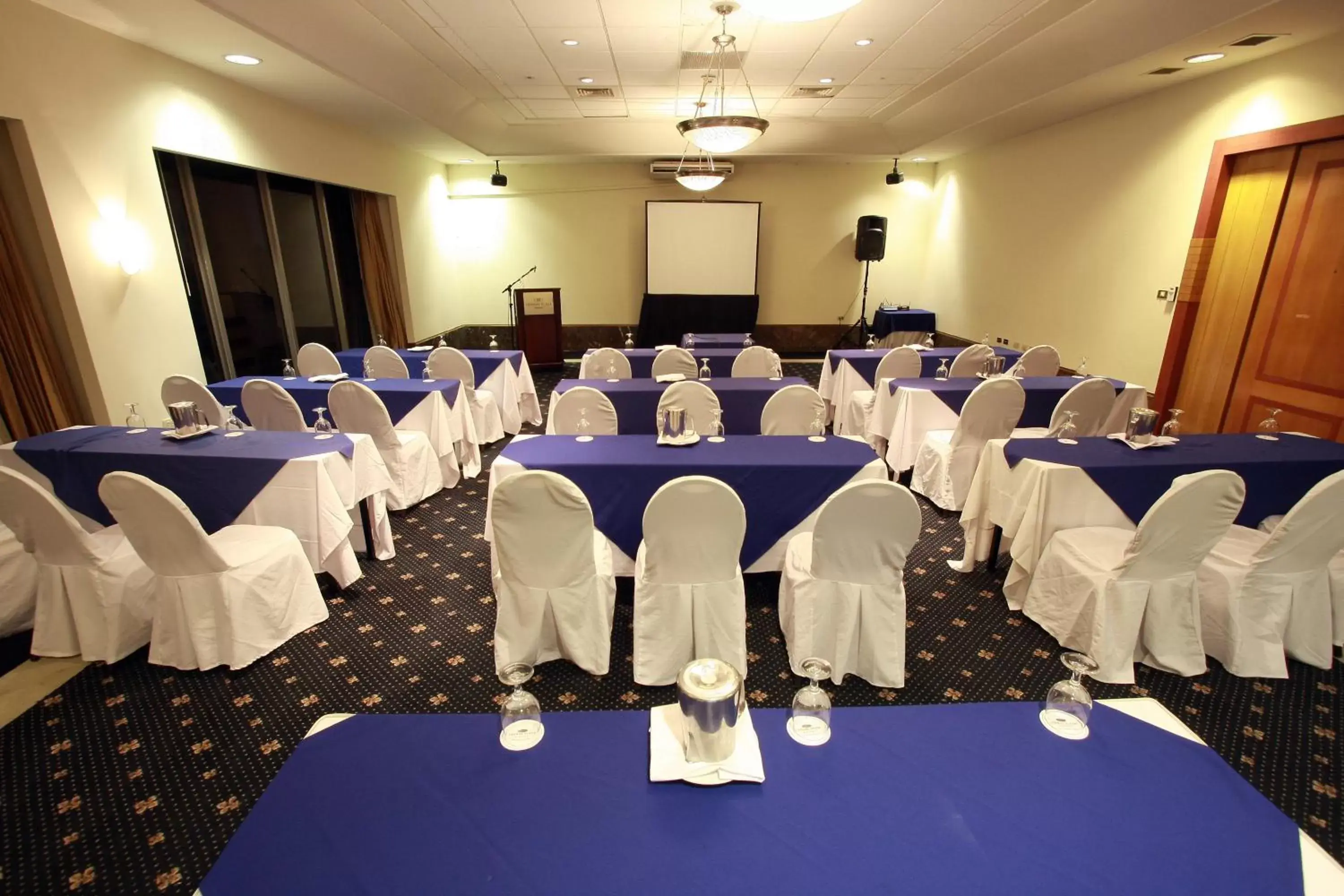 Meeting/conference room in Crowne Plaza Managua, an IHG Hotel