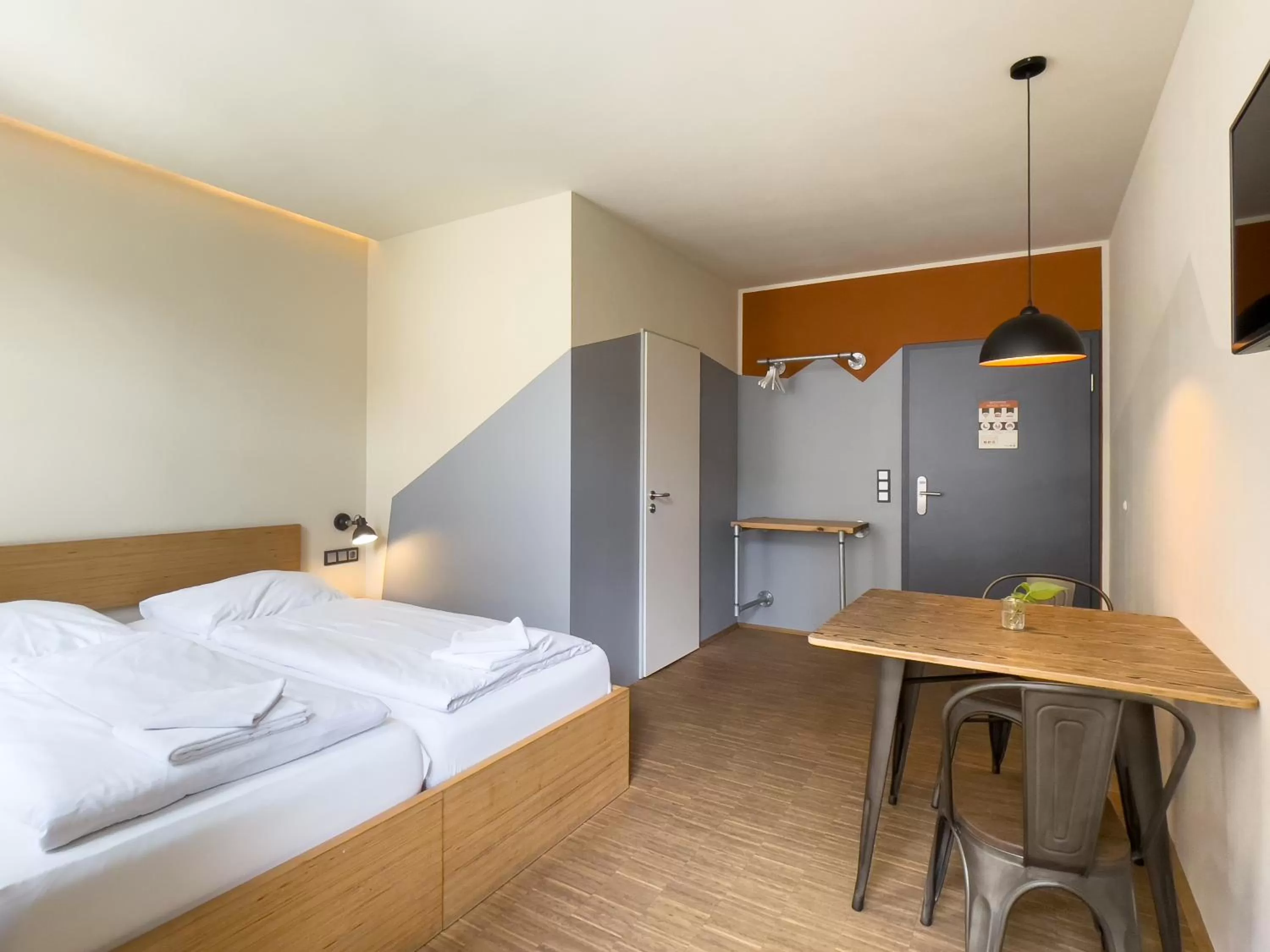 Photo of the whole room, Bed in Five Elements Hostel Leipzig