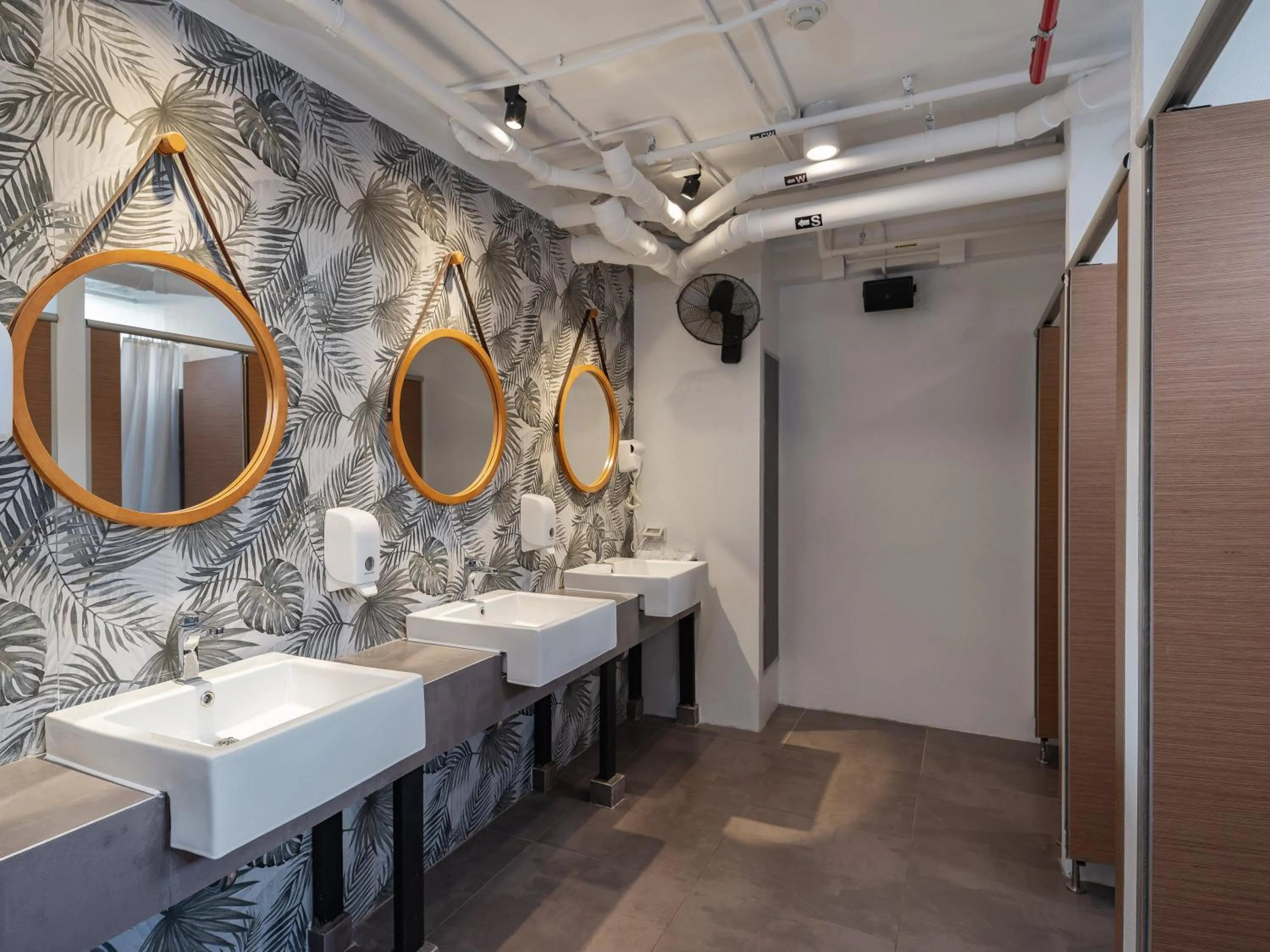 Toilet in Lub d Koh Samui Chaweng Beach - Beachfront & Vibrant Social Vibe