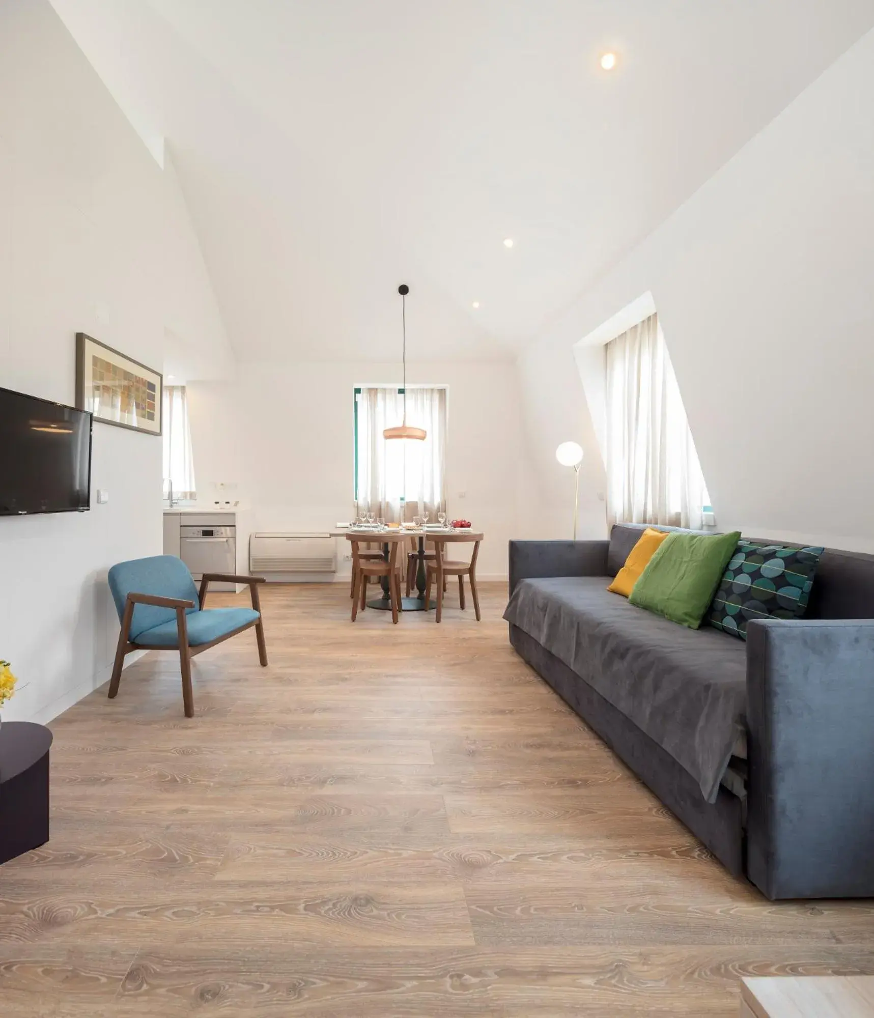 Living room in Lisbon Serviced Apartments - Chiado Emenda Living room in Lisbon Serviced Apartments - Chiado Emenda