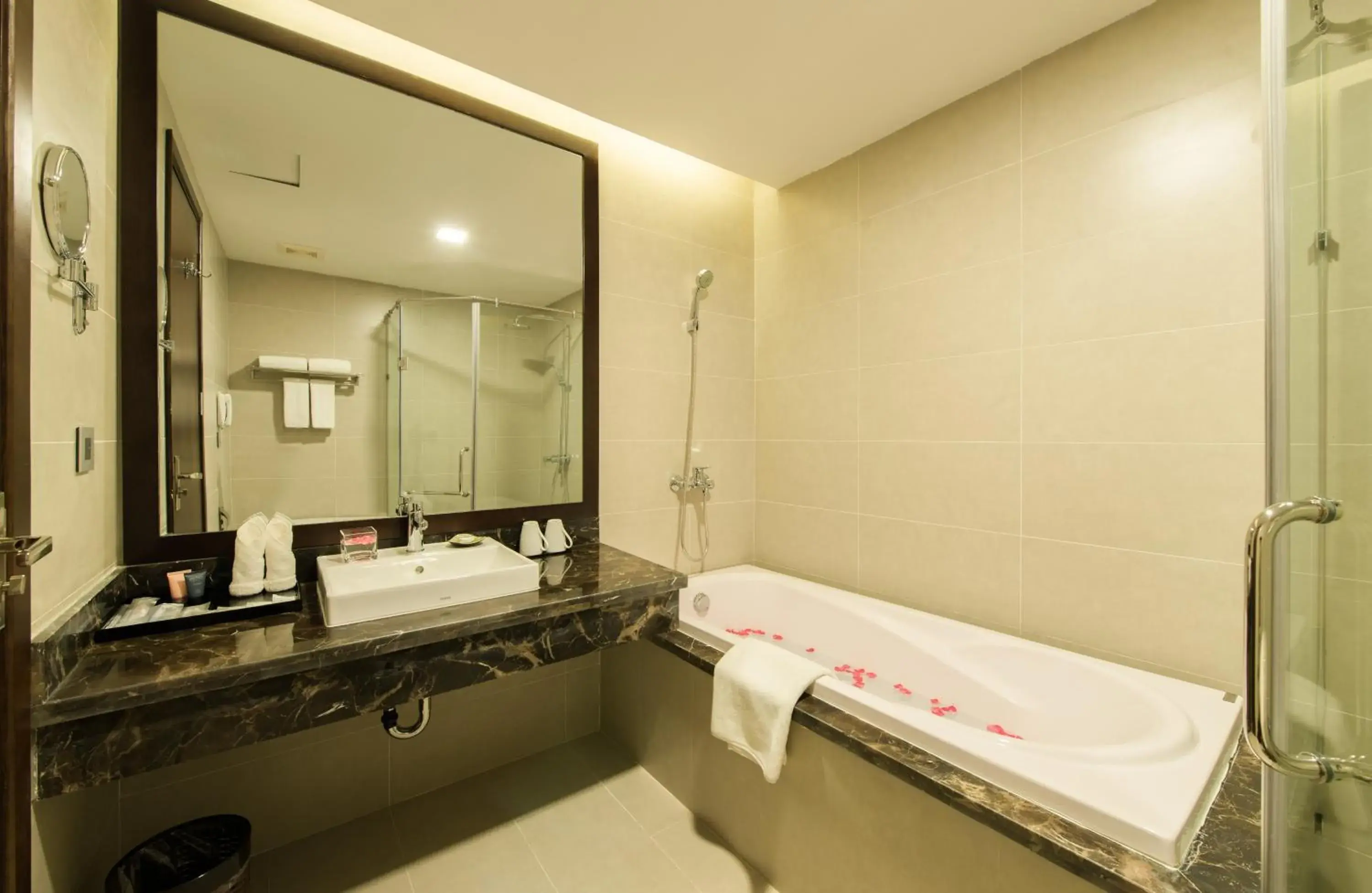 Bathroom in Muong Thanh Hanoi Centre Hotel