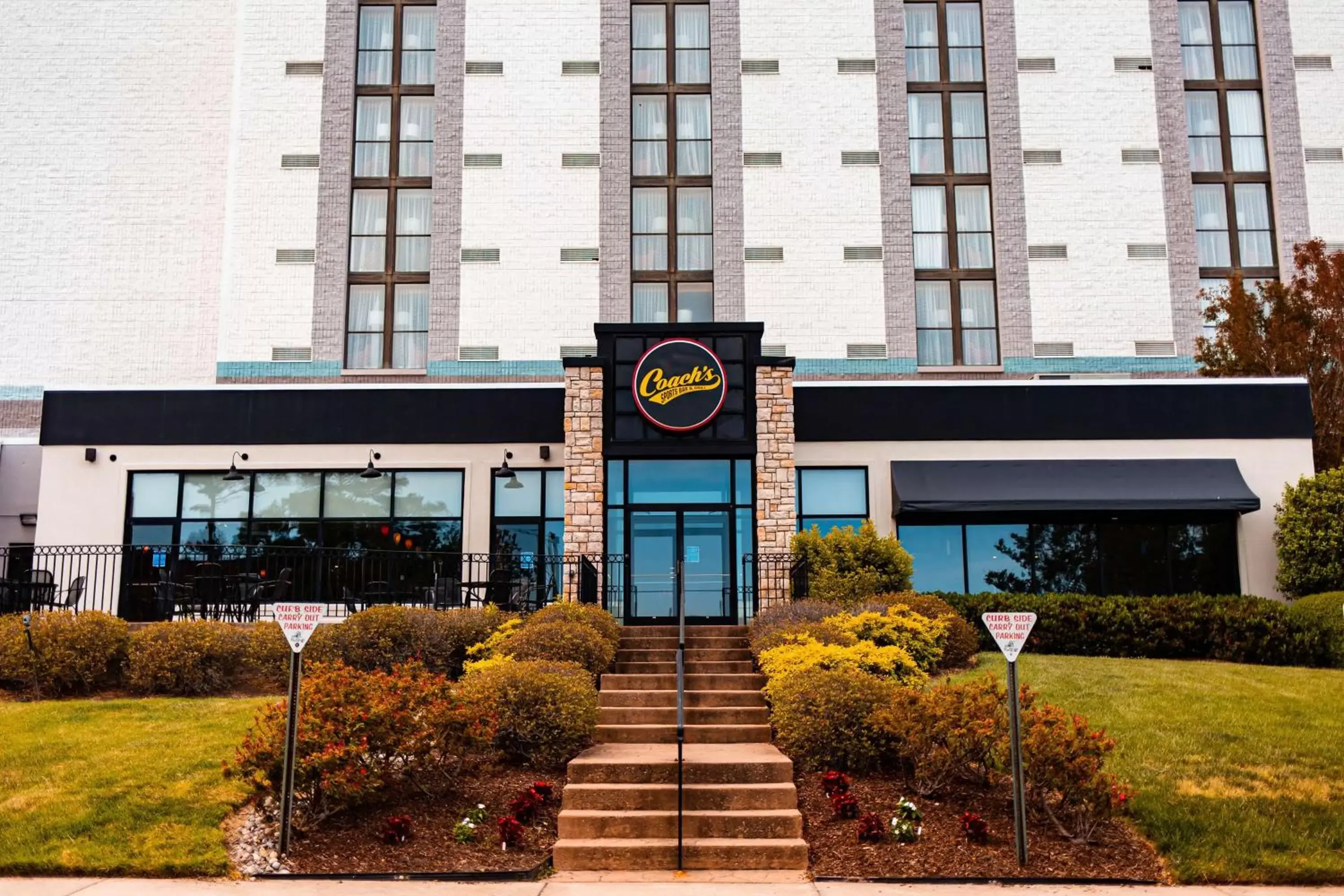 Lounge or bar, Property Building in DoubleTree by Hilton Virginia Beach