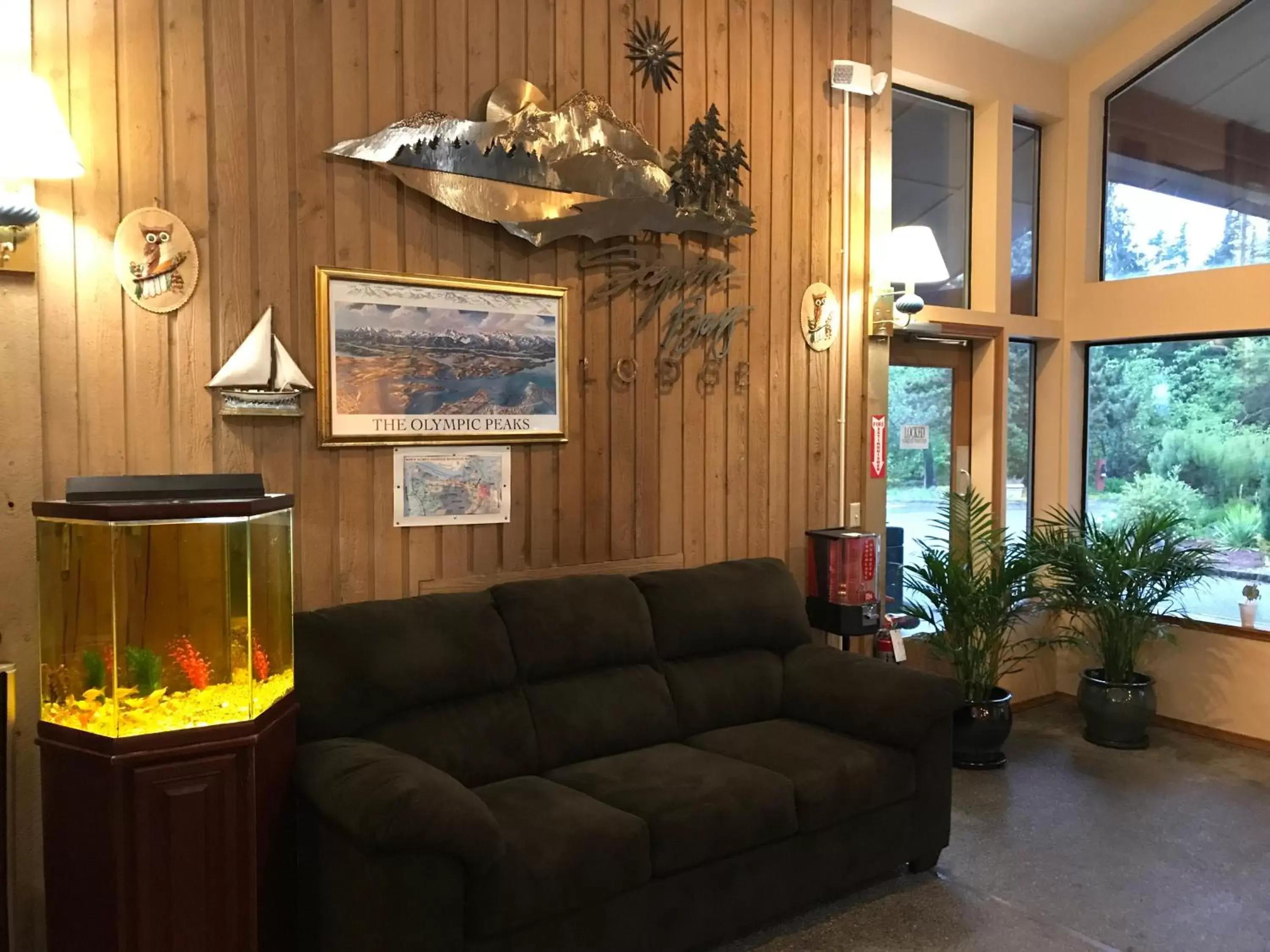 Seating Area in Sequim Bay Lodge