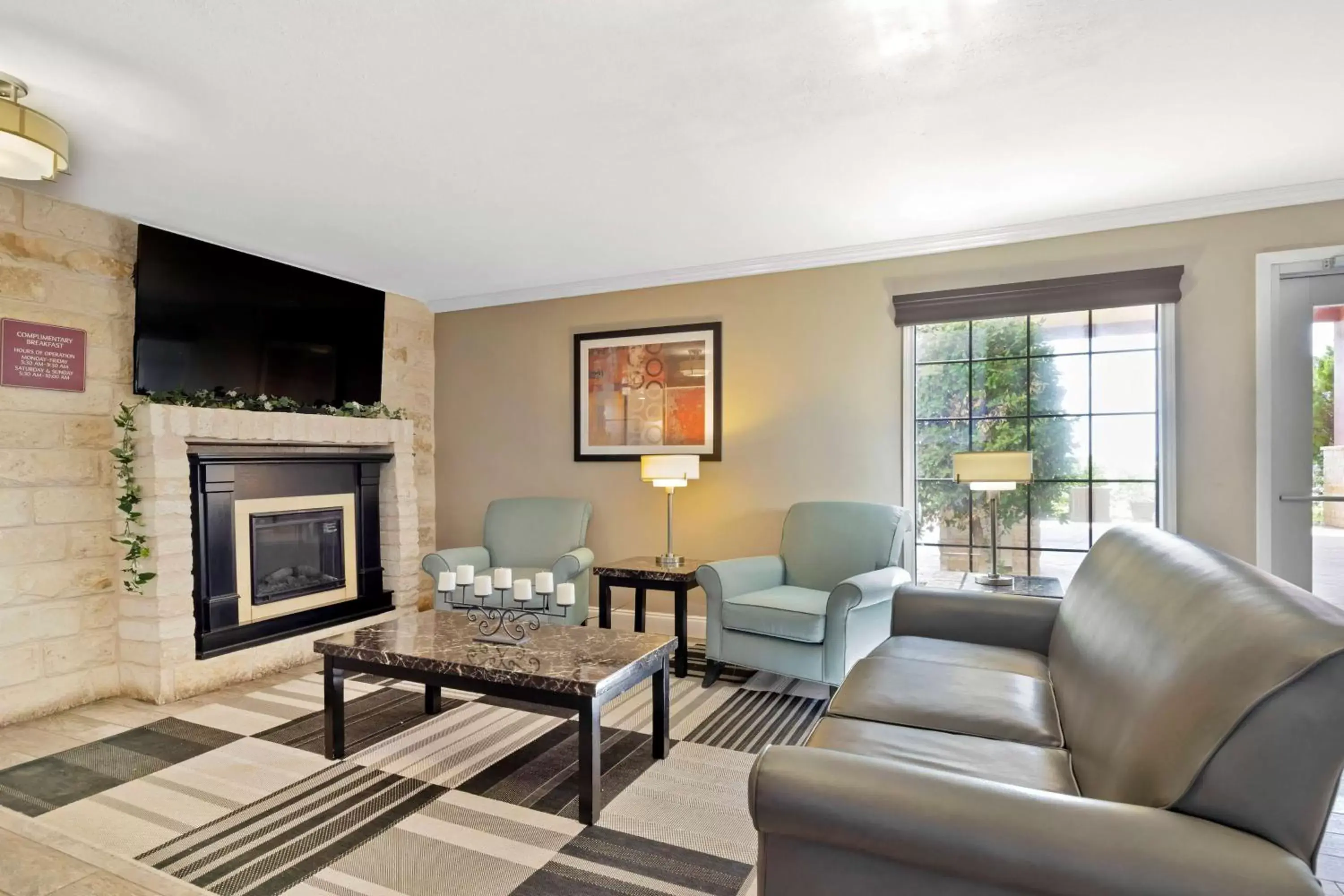 Lobby or reception, Seating Area in Best Western Brady Inn