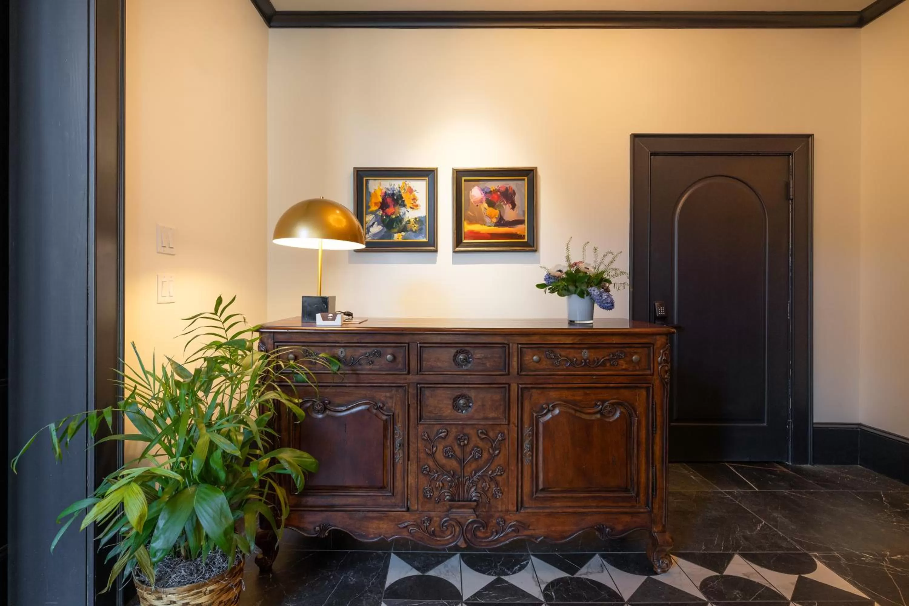 Restaurant/places to eat in Hotel Thaxter