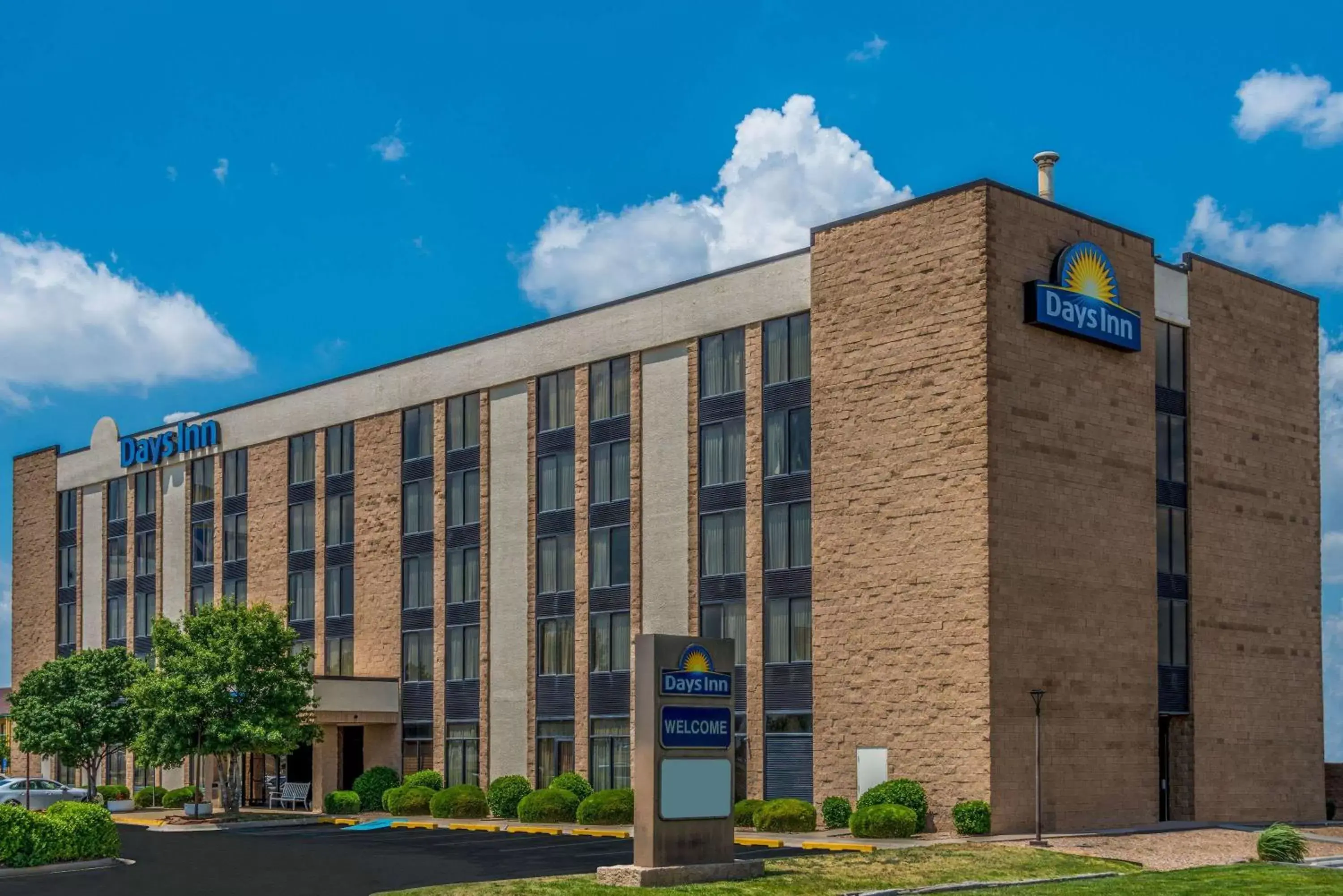 Property Building in Days Inn by Wyndham Amarillo East