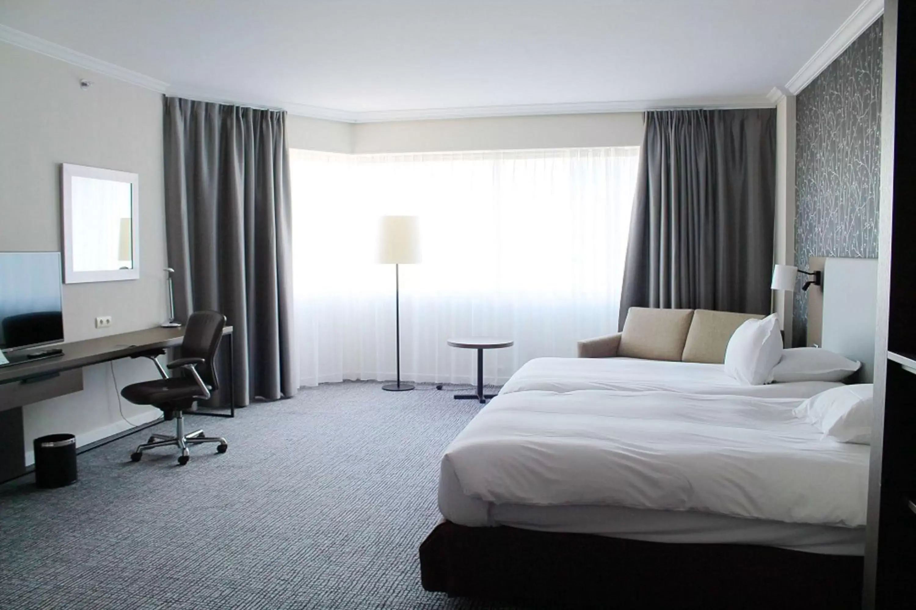 Bedroom, Bed in Hilton Paris Charles De Gaulle Airport