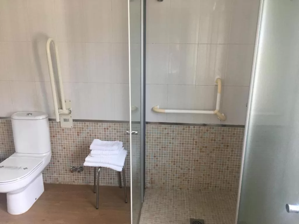 Bathroom in Hotel Torres Manlleu