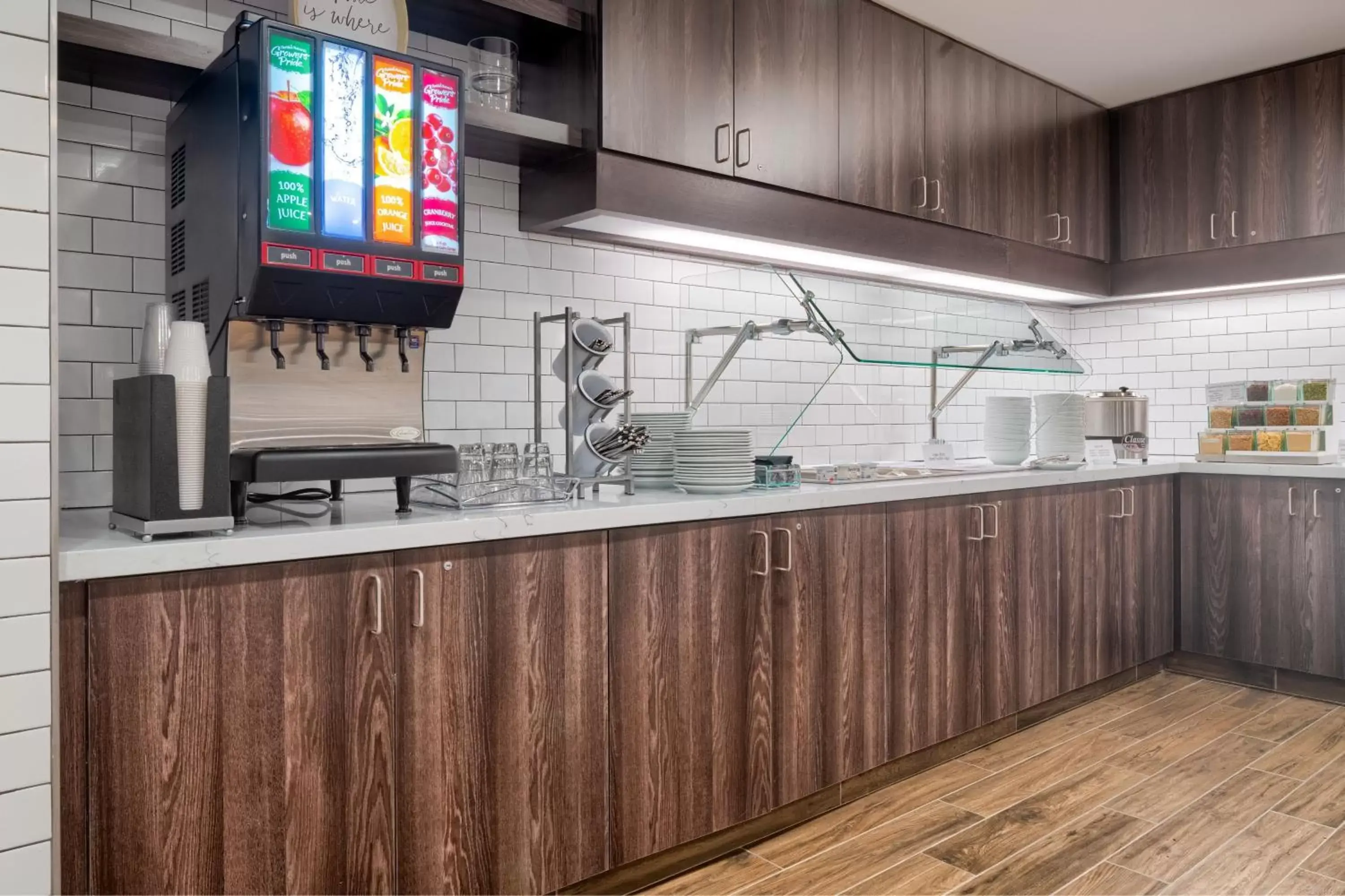 Breakfast, Kitchen/Kitchenette in Residence Inn by Marriott Decatur Emory Area