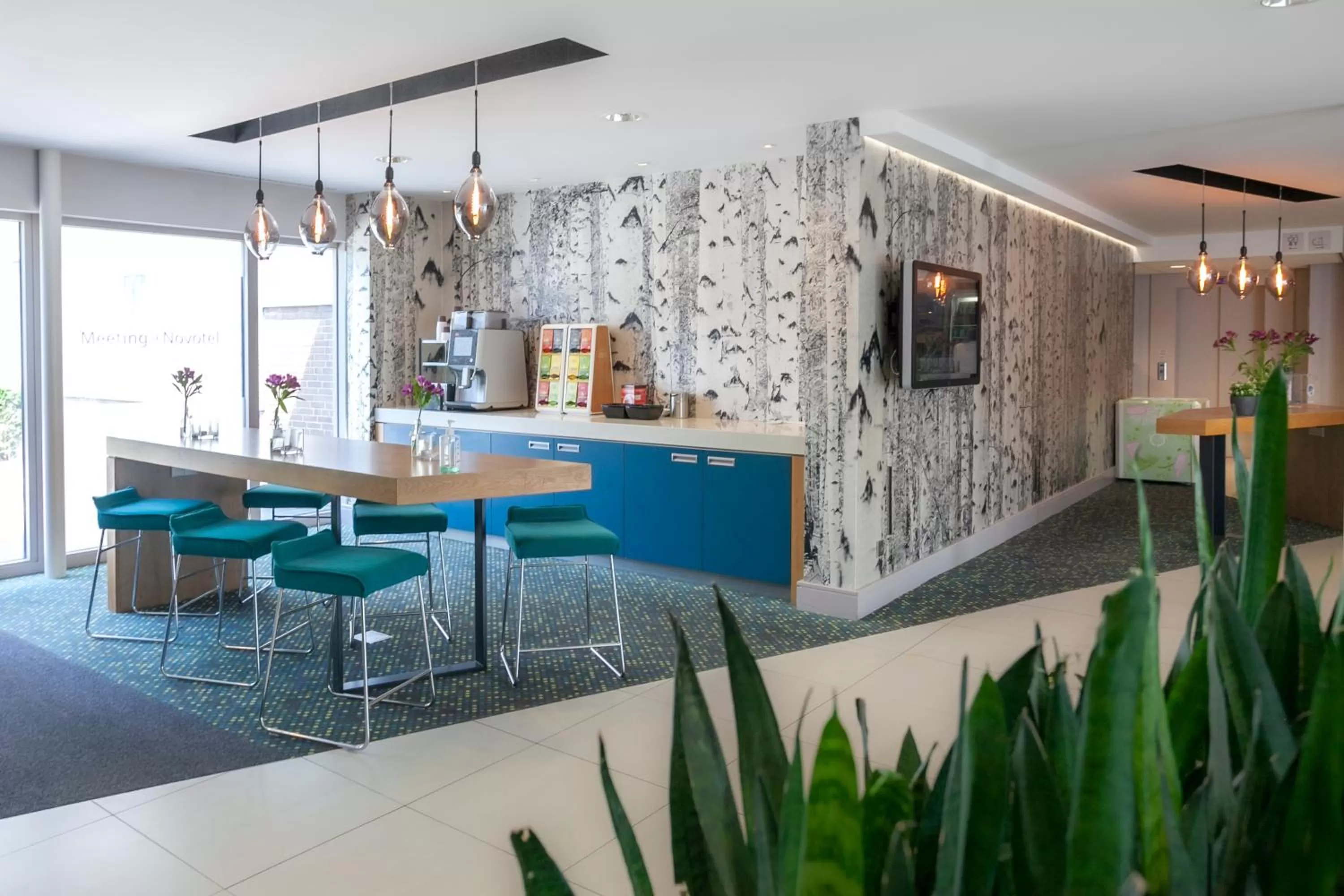 Lobby or reception in Novotel Rotterdam - Schiedam