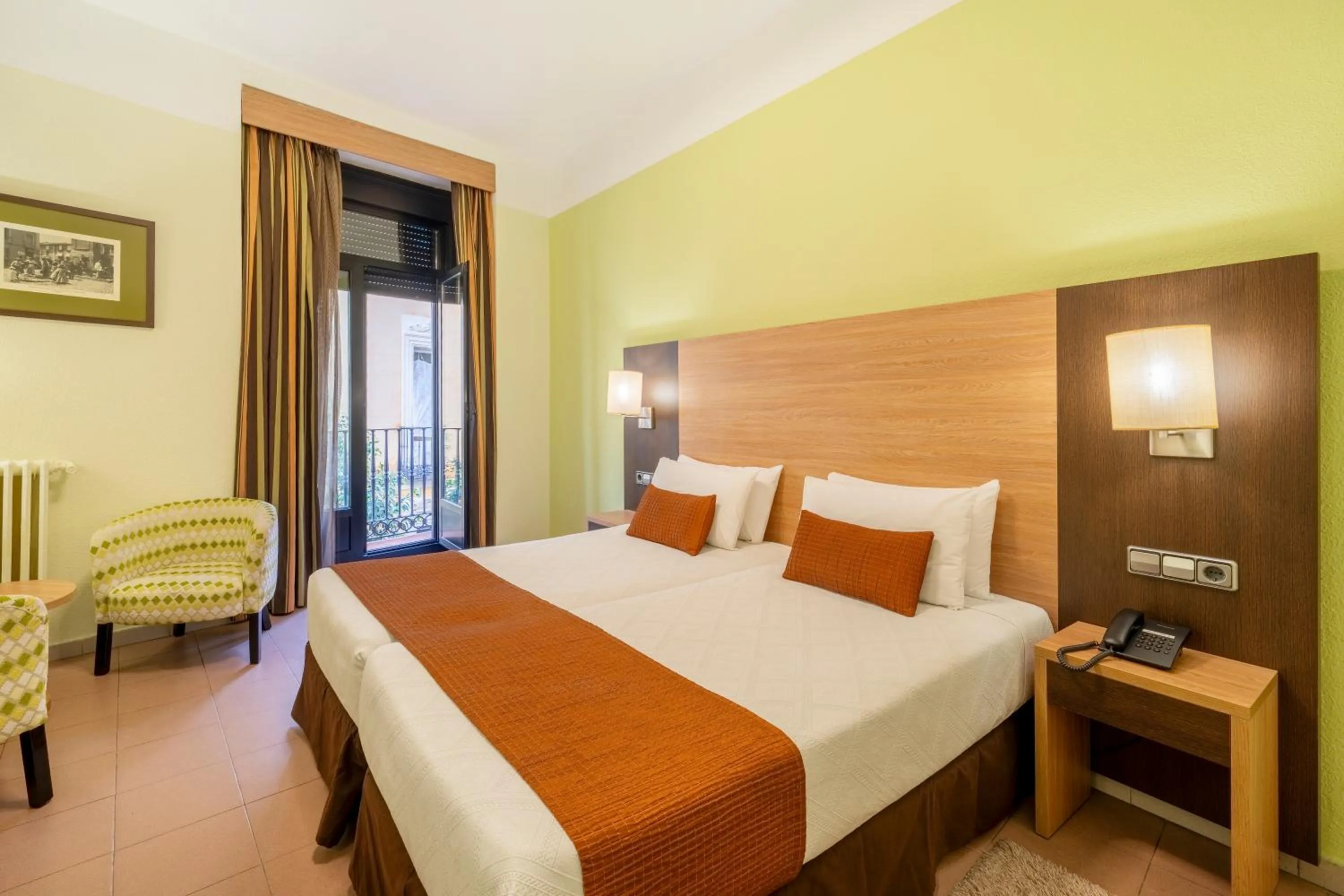 Bedroom, Bed in Hostal Ballesta