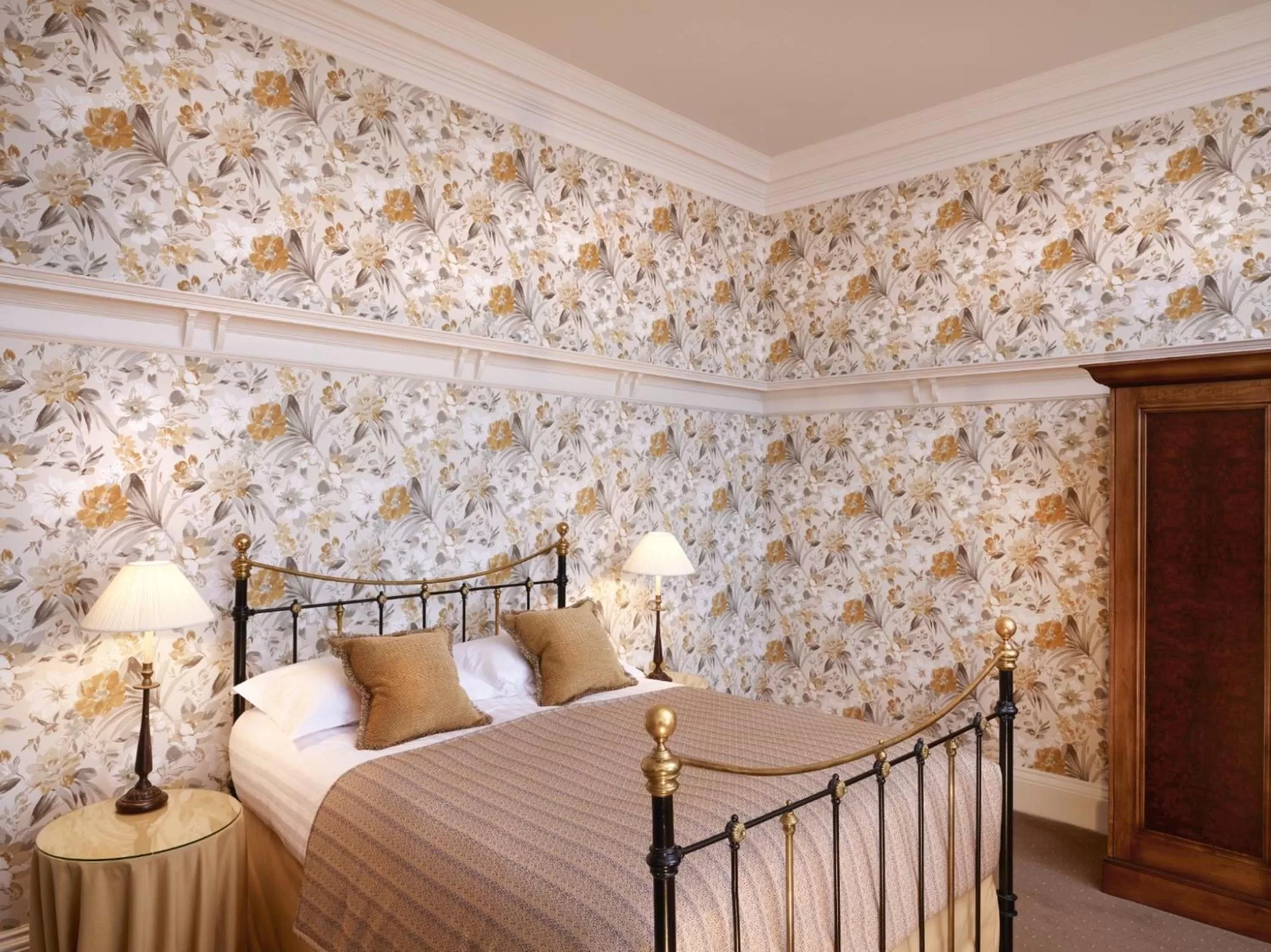 Bedroom, Bed in Hapimag Resort Edinburgh