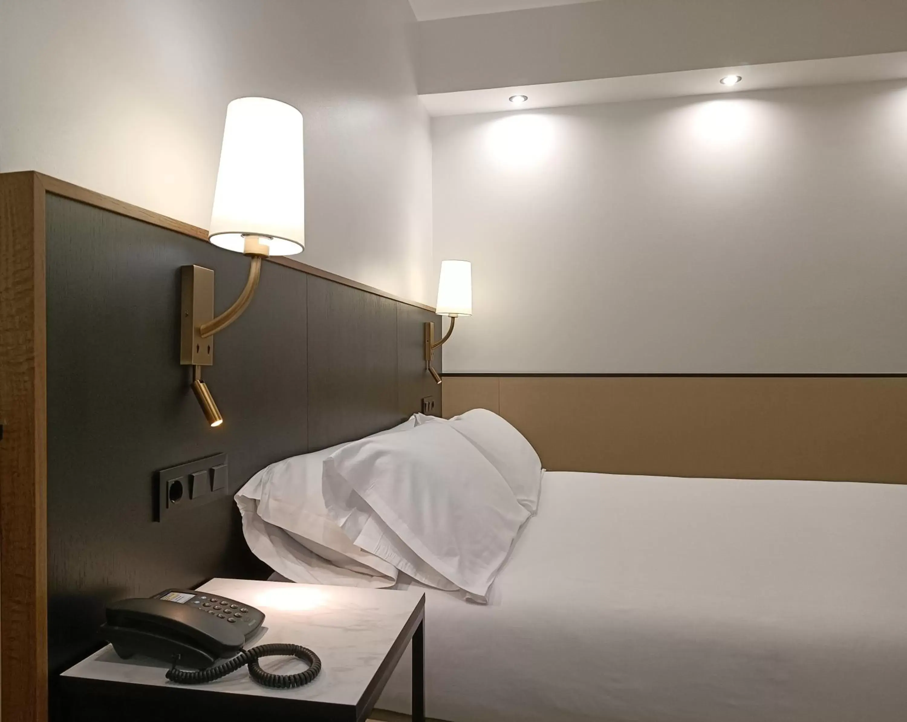 Bed, Bathroom in Hotel Costa Atlántica