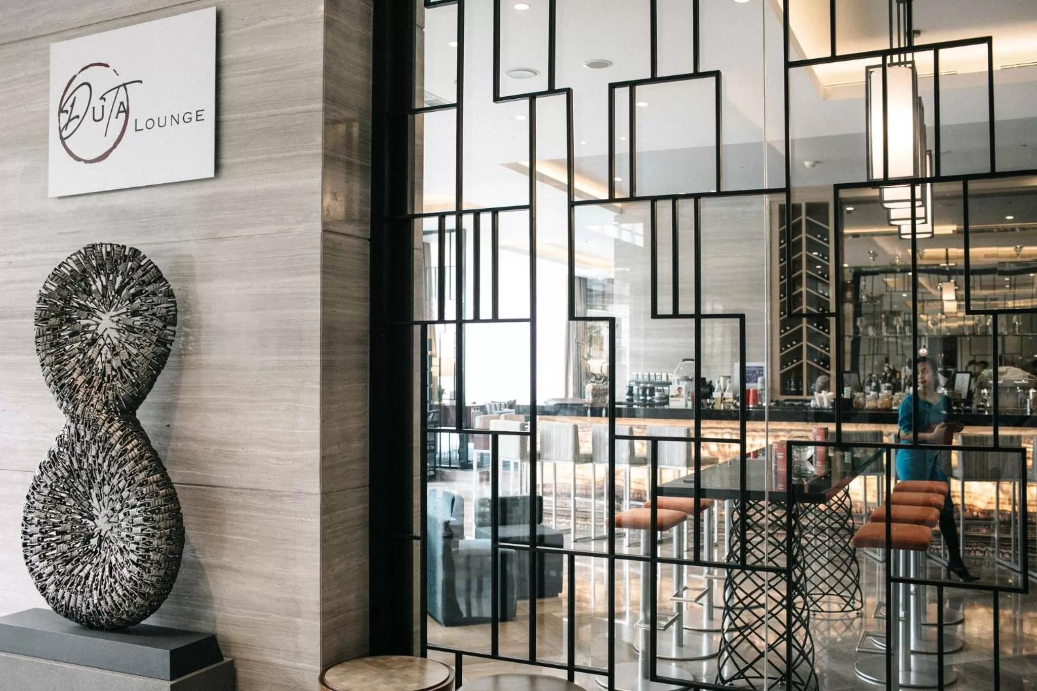 Lounge or bar in Holiday Inn & Suites Jakarta Gajah Mada by IHG