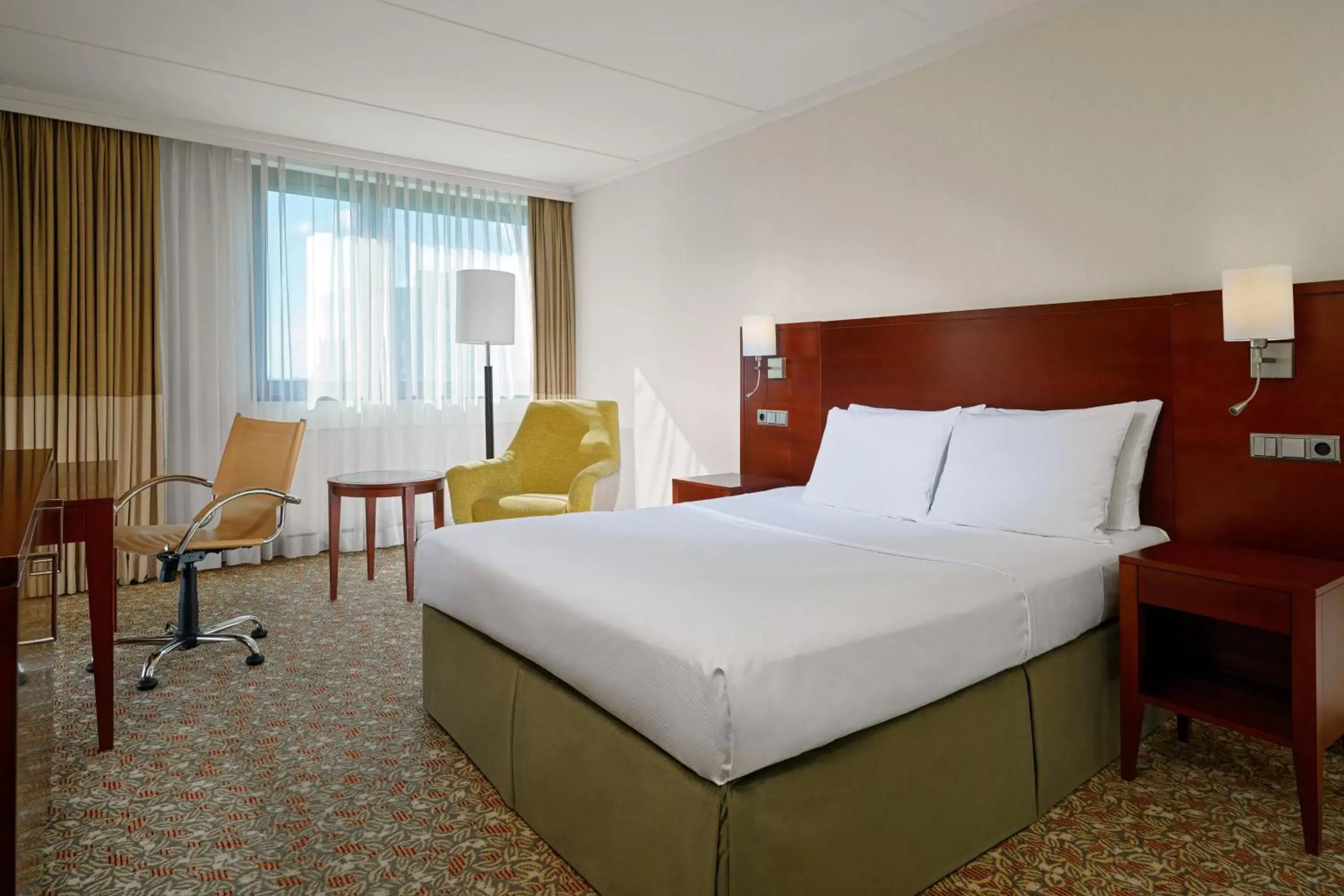 Photo of the whole room, Bed in Courtyard by Marriott Düsseldorf Seestern