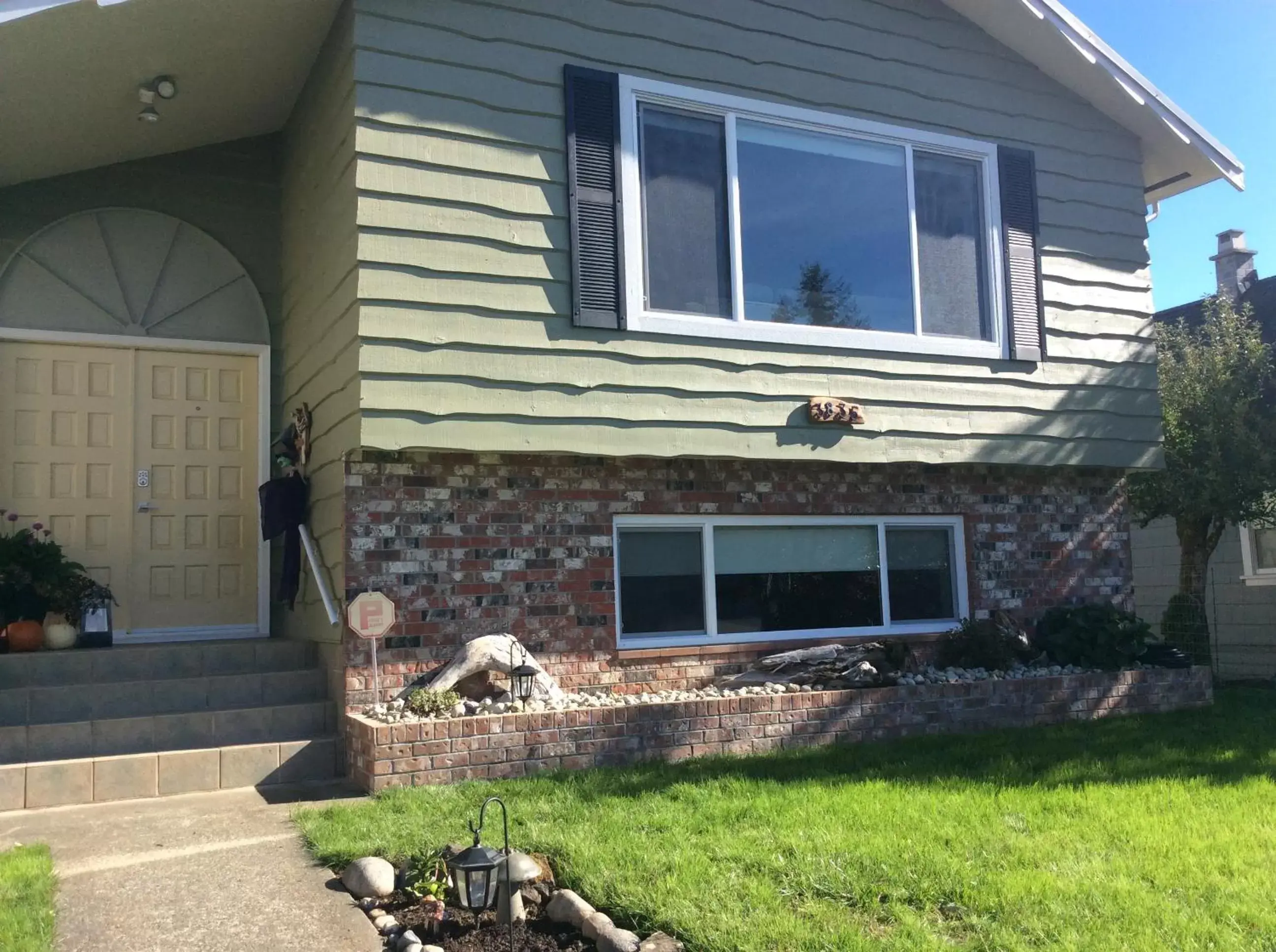 Facade/entrance, Property Building in Berkie’s Bed & Breakfast