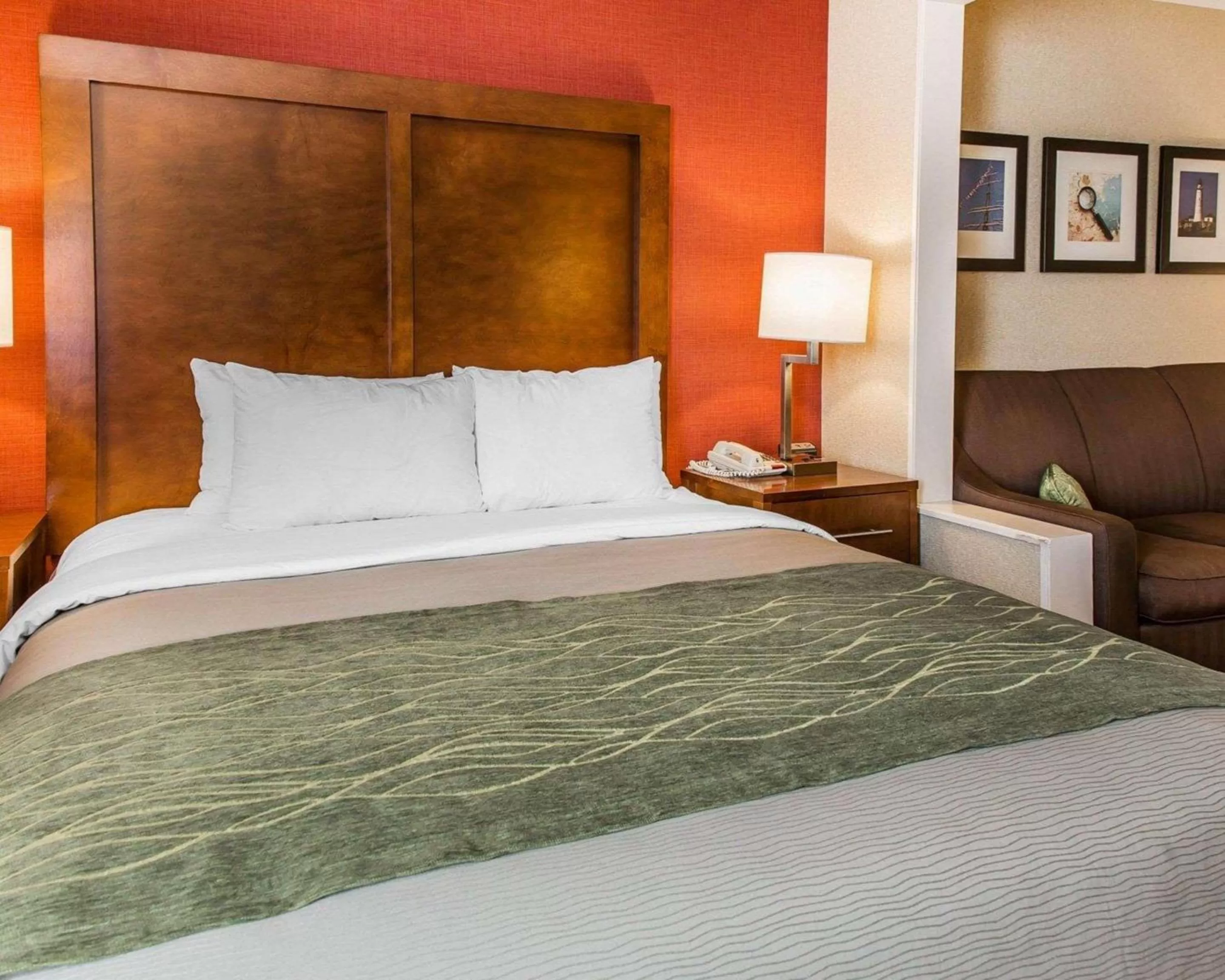 Photo of the whole room, Bed in Comfort Inn Boston