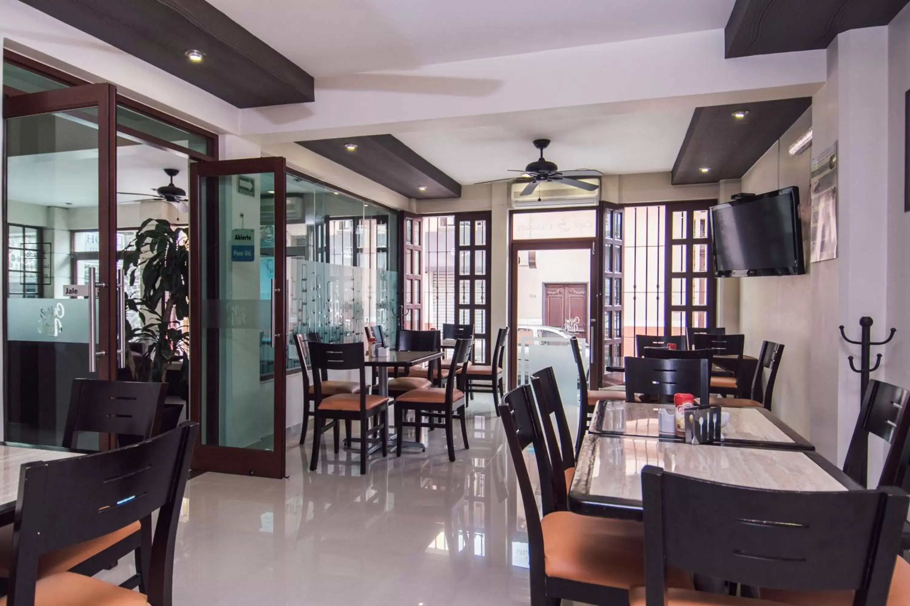 Restaurant/Places to Eat in Hotel Majova Inn Xalapa