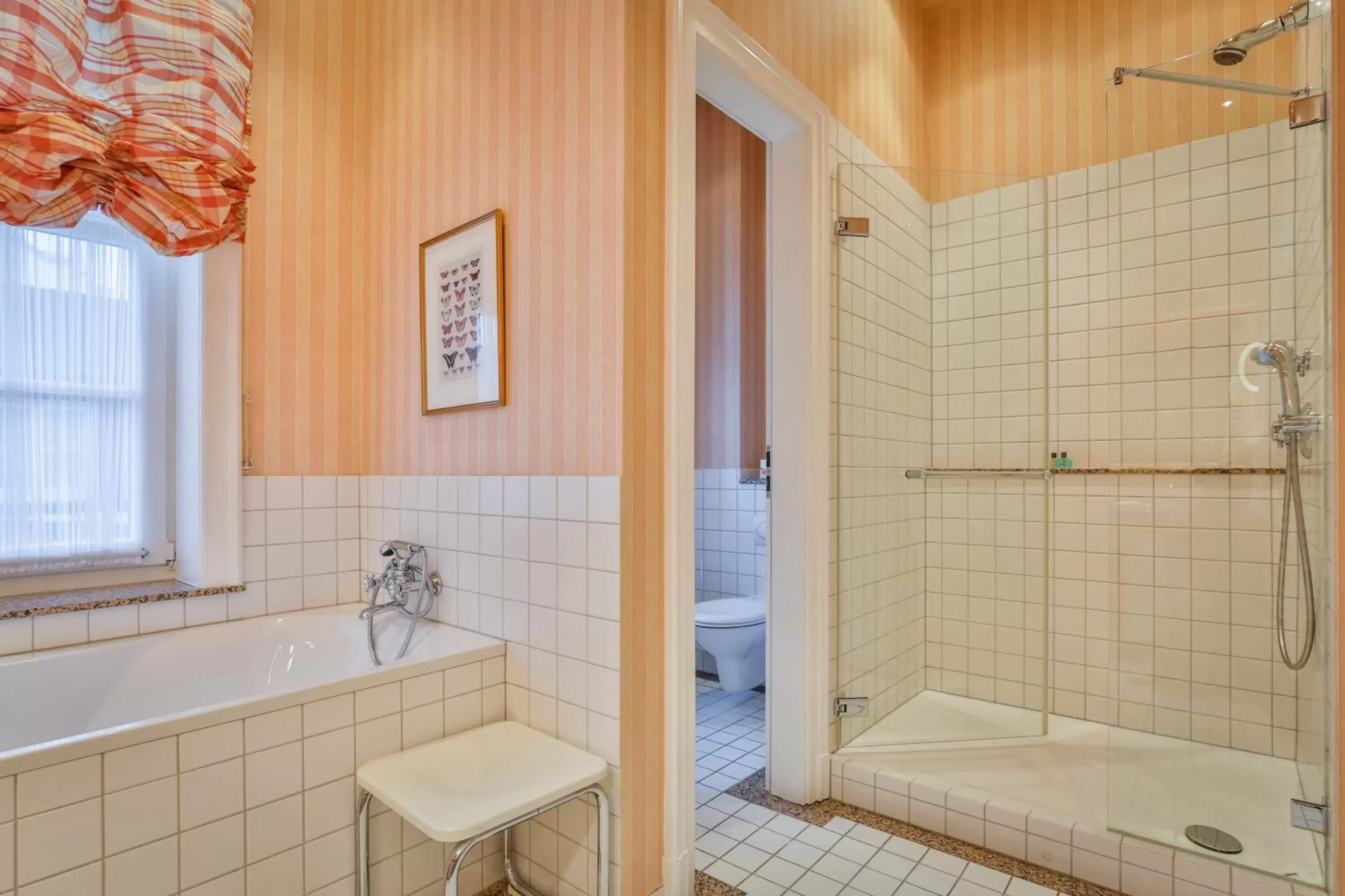 Shower, Bathroom in Hotel Stadt Hamburg