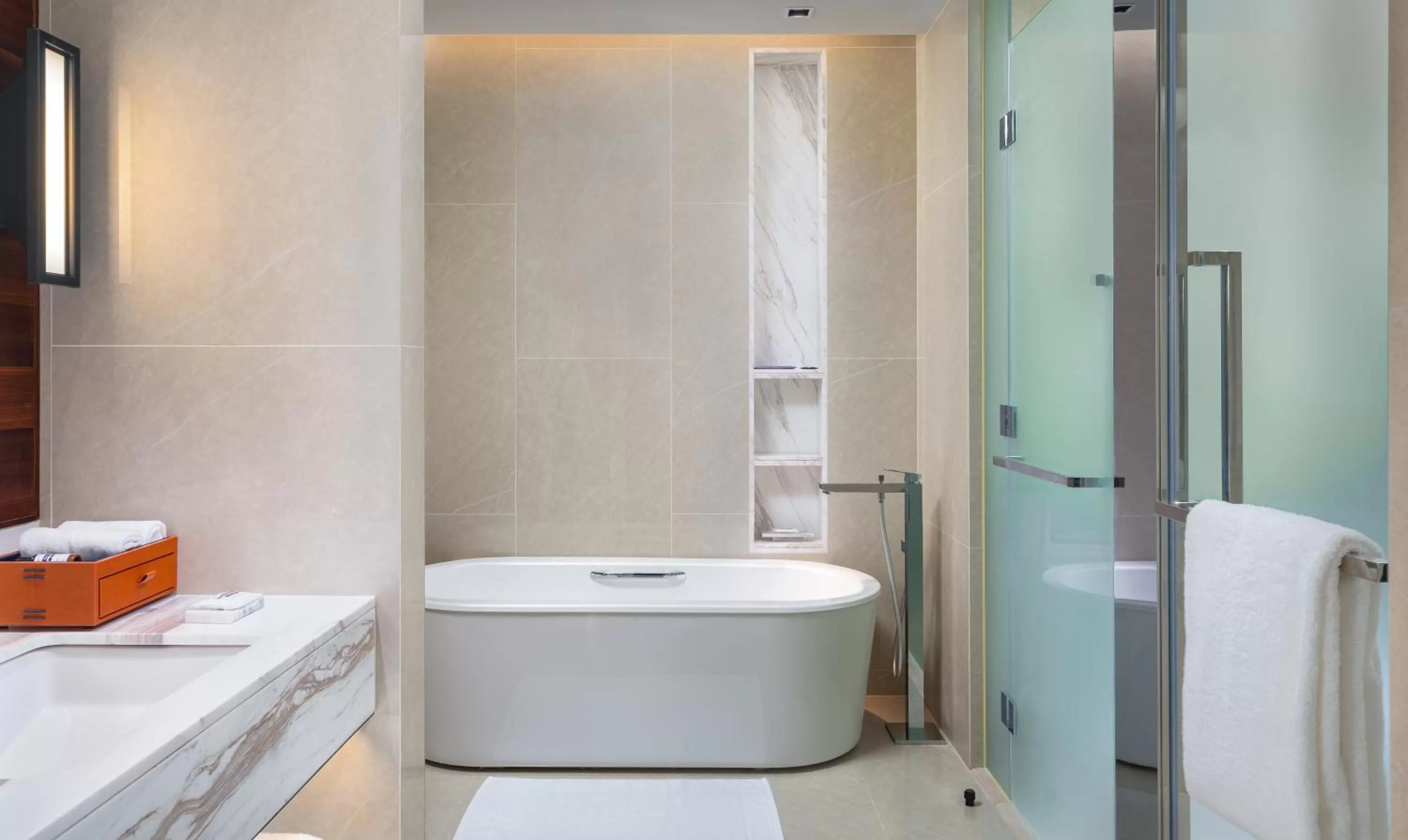 Bathroom in Hyatt Regency Phnom Penh