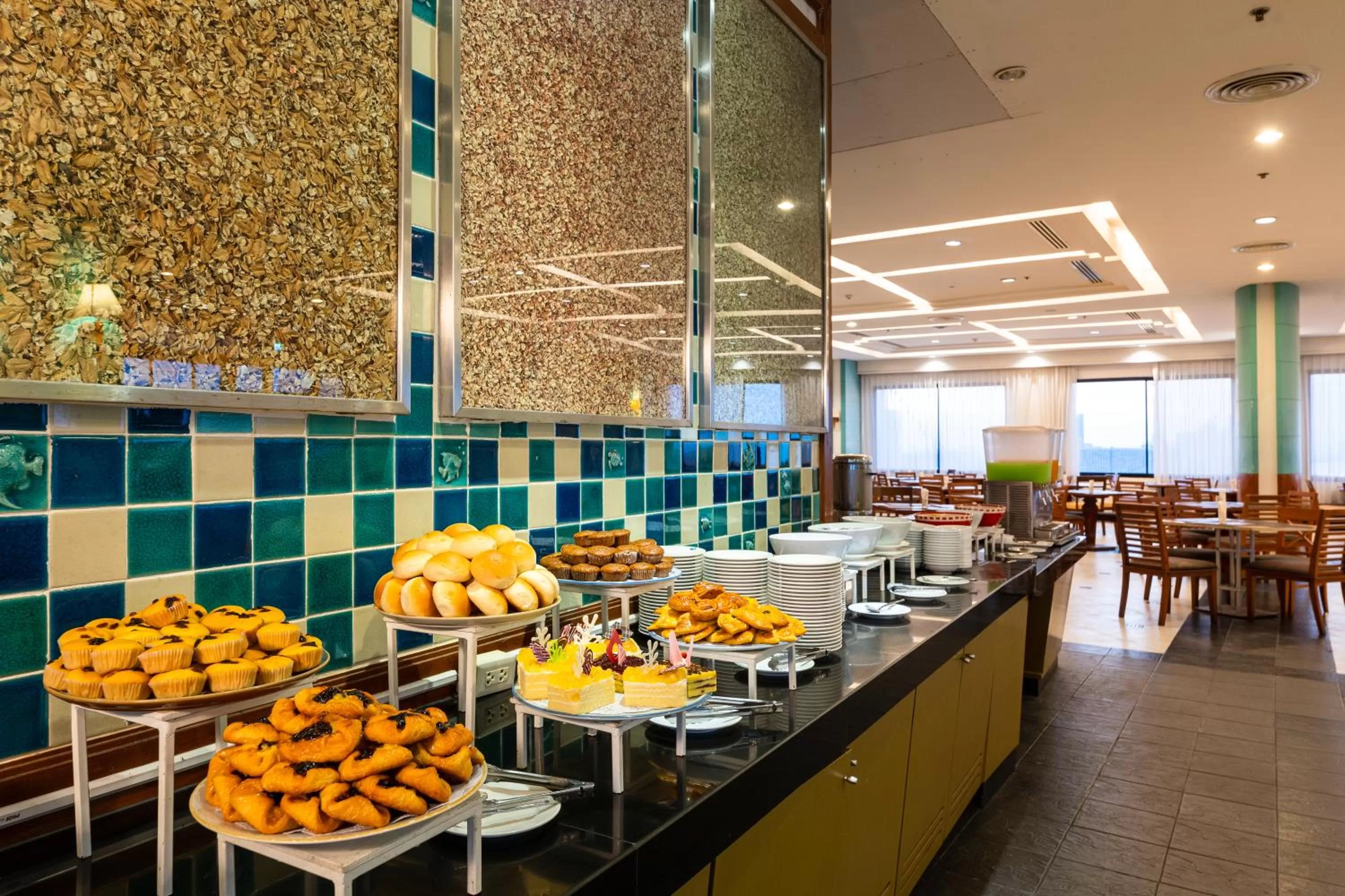 Jomtien Palm Beach Hotel and Resort