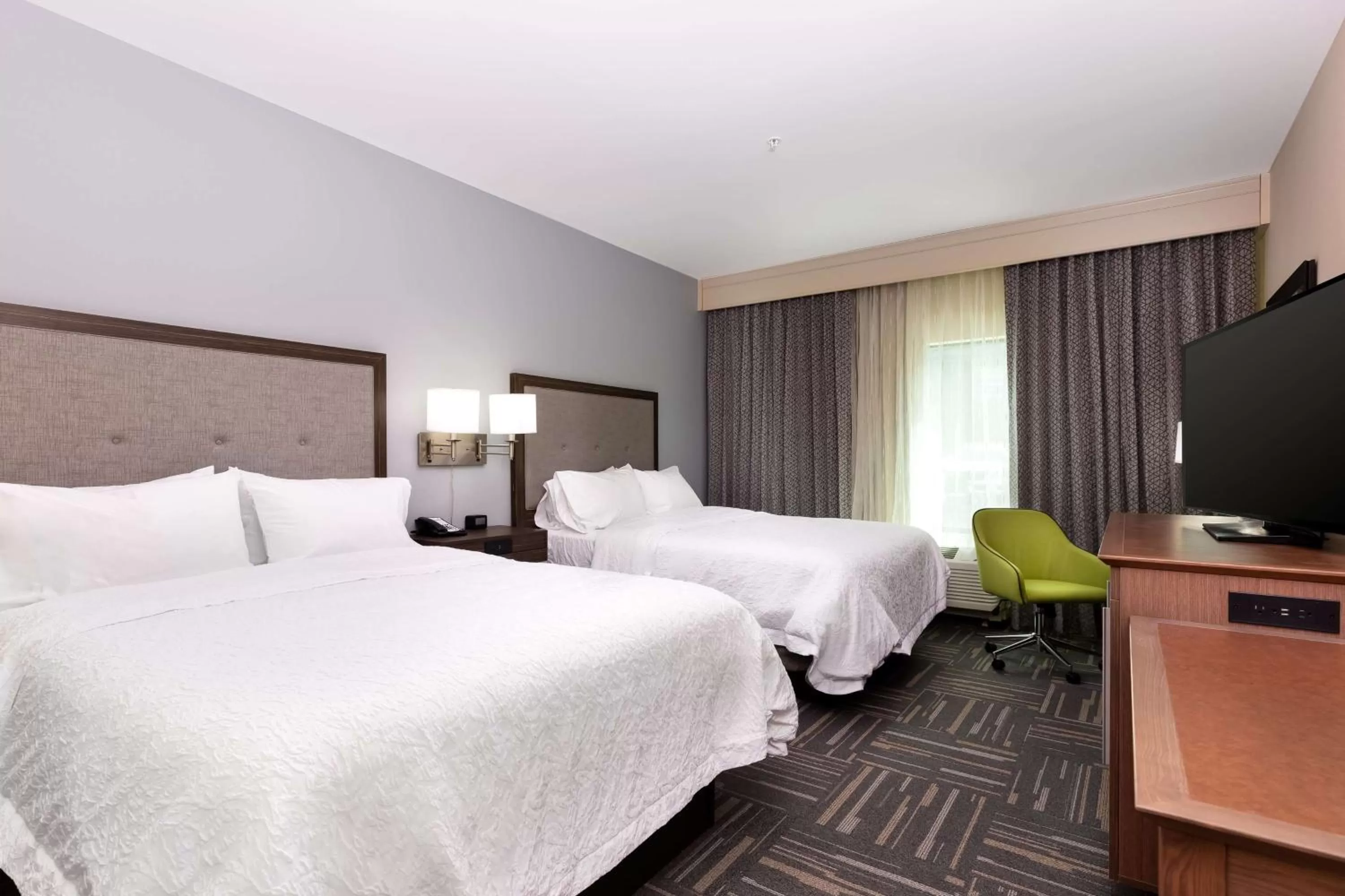 Bedroom, Bed in Hampton Inn Wetumpka