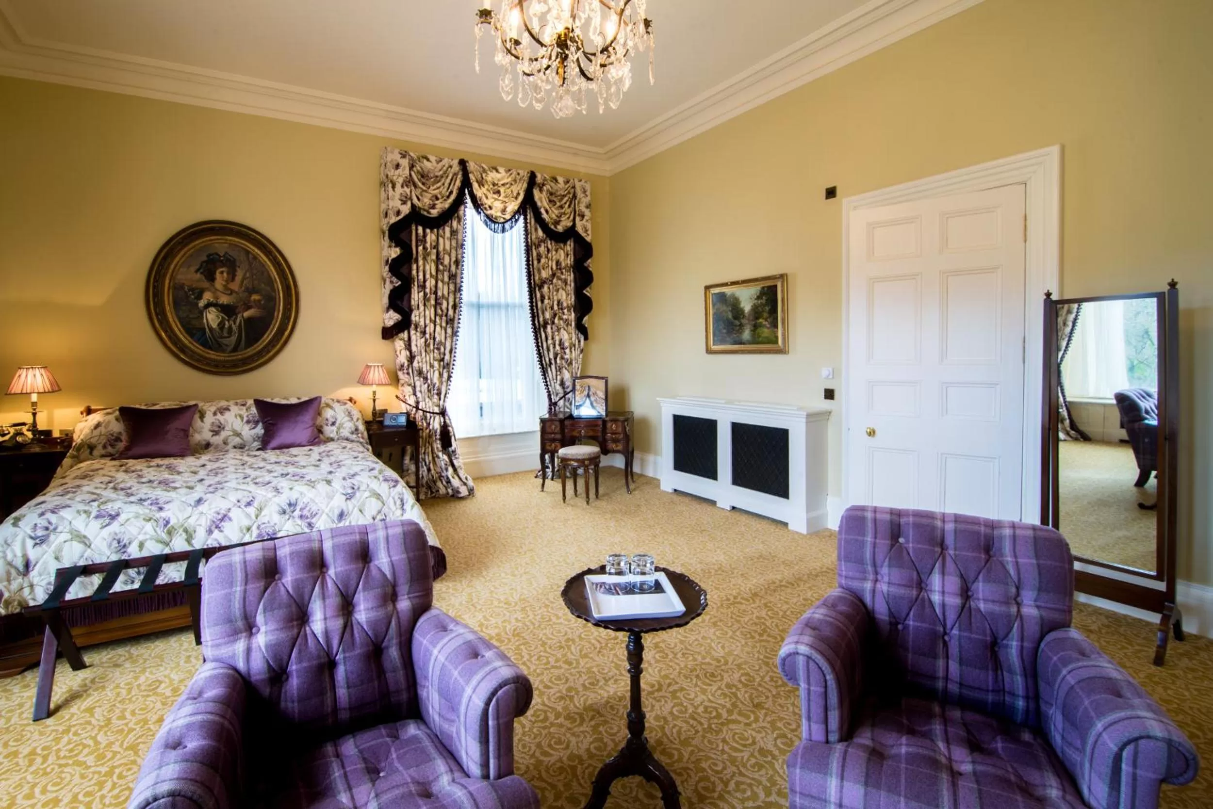 Photo of the whole room, Bed in Crossbasket Castle, Hotel & Restaurant