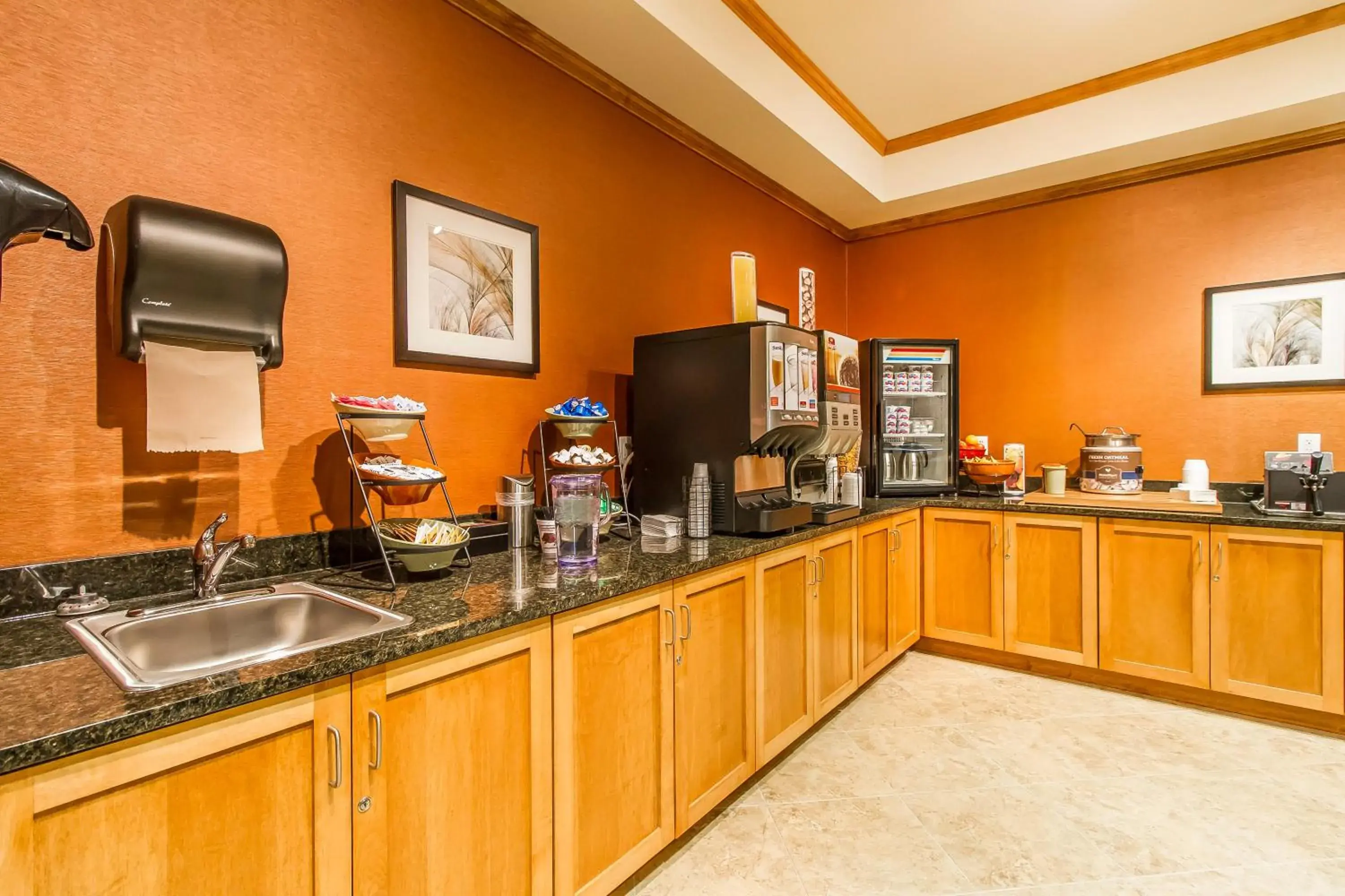 Continental breakfast in MainStay Suites Stanley