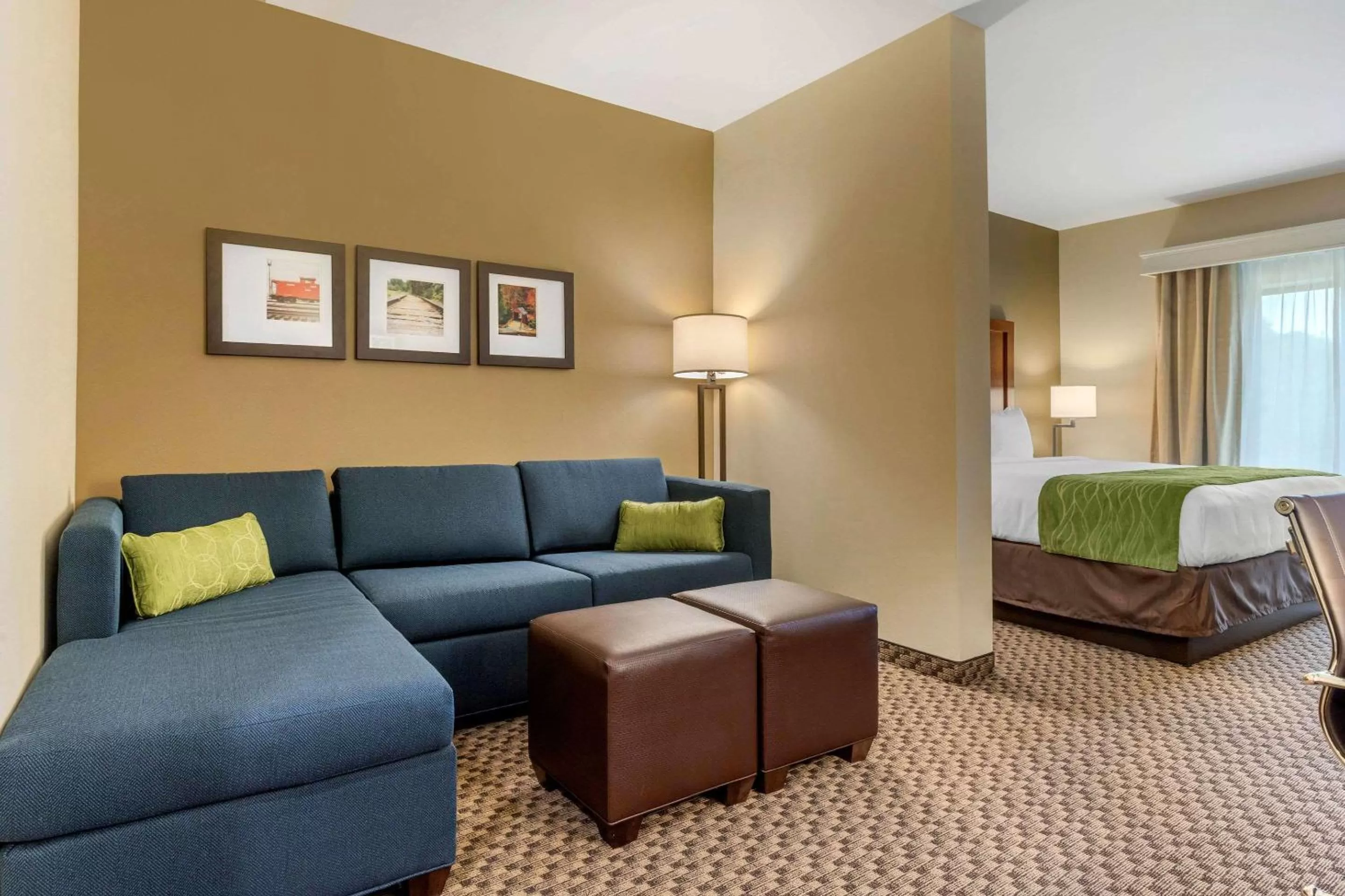 Photo of the whole room, Bed in Comfort Inn & Suites Florence Center Area