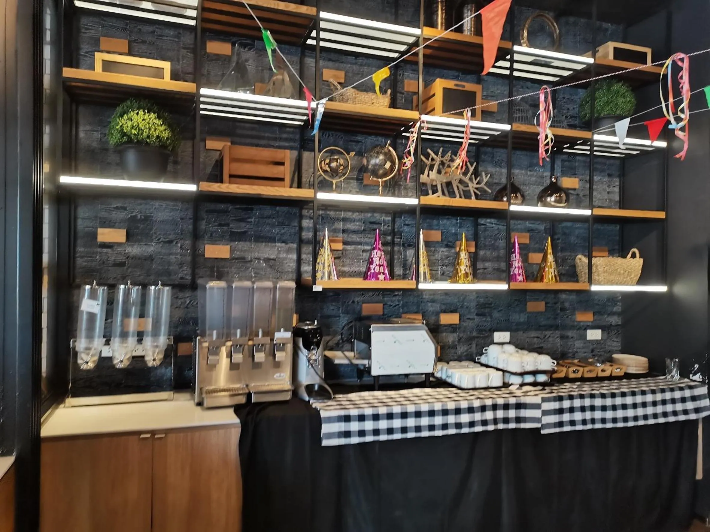 Restaurant/places to eat in Capricorn Village - SHA Extra Plus