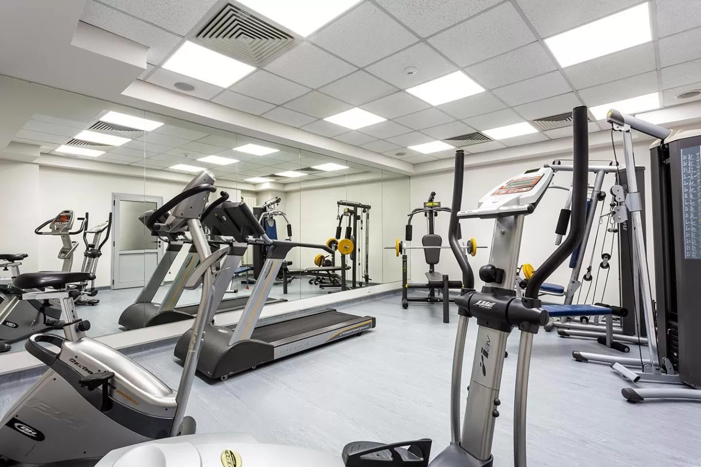 Fitness centre/facilities in Sofia Palace Hotel by HMG