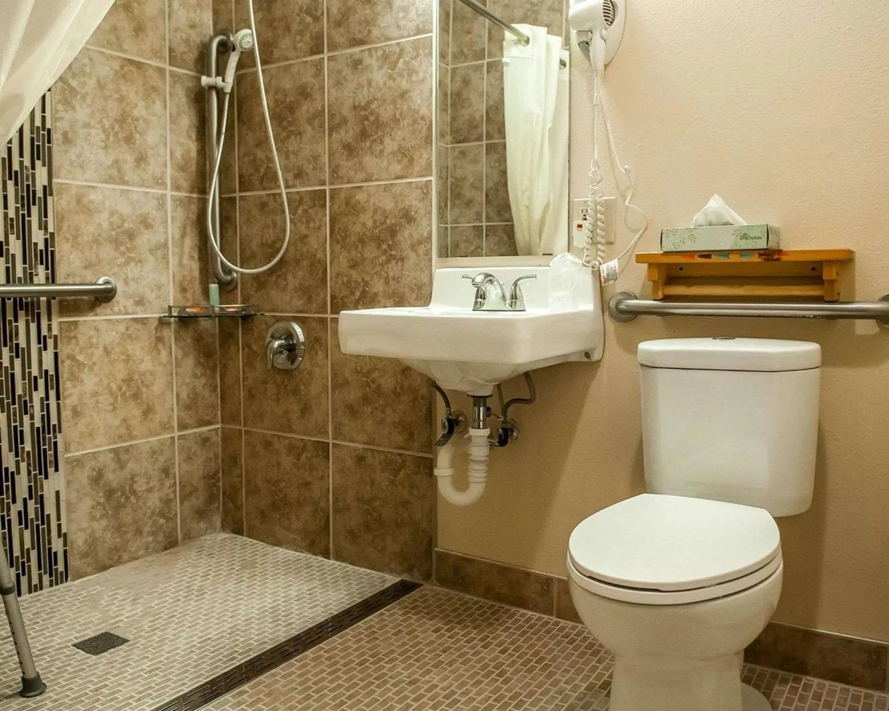 Bathroom in Econo Lodge Inn & Suites Santa Fe