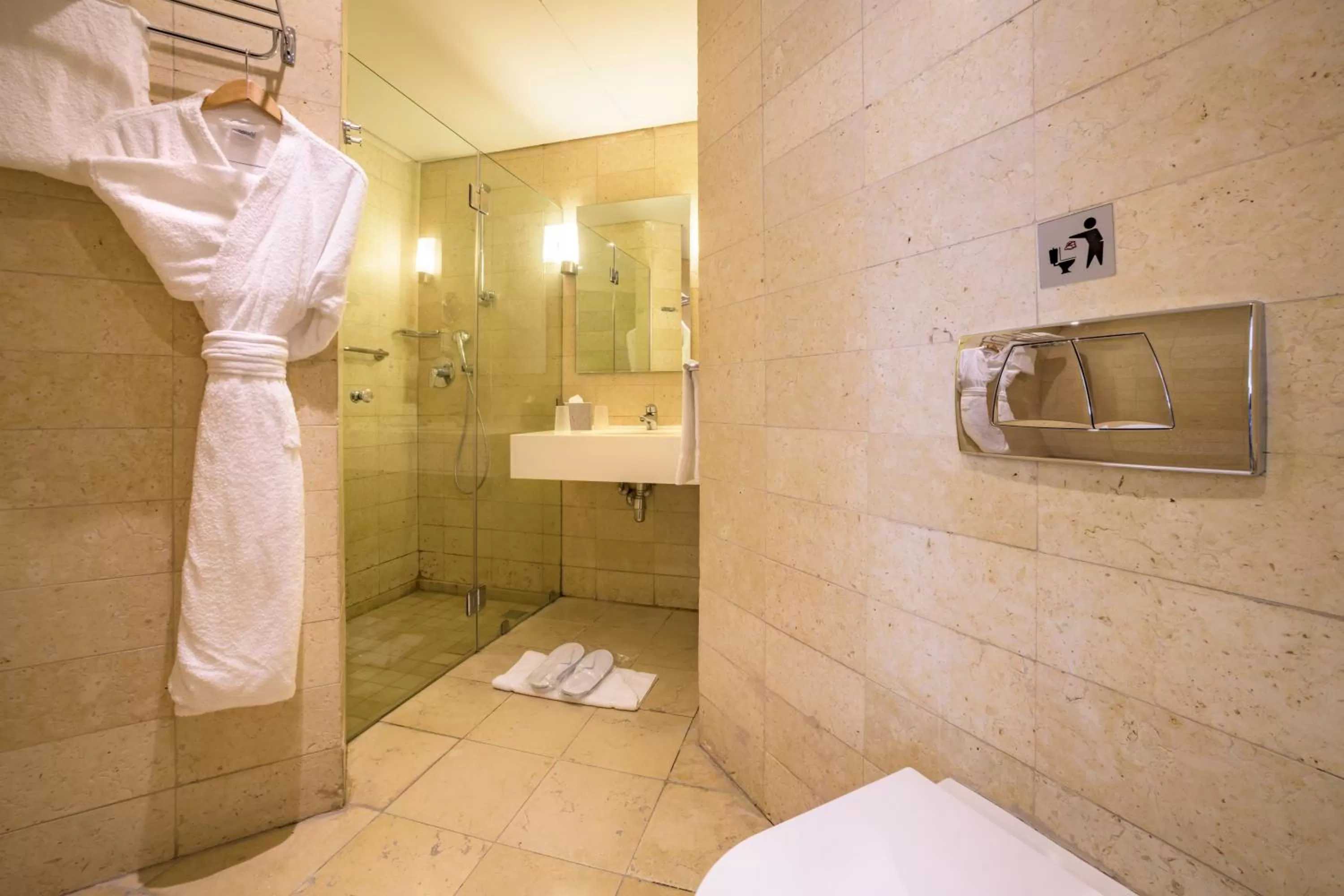 Shower in Grand Tala Bay Resort, Aqaba