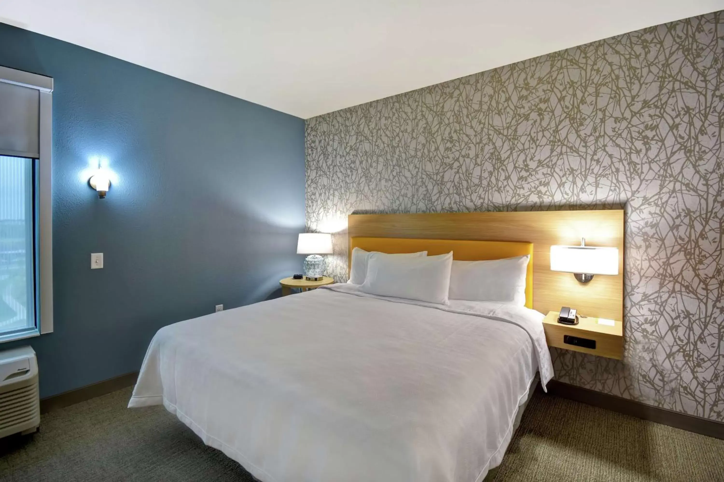 Bed in Home2 Suites By Hilton Frankfort