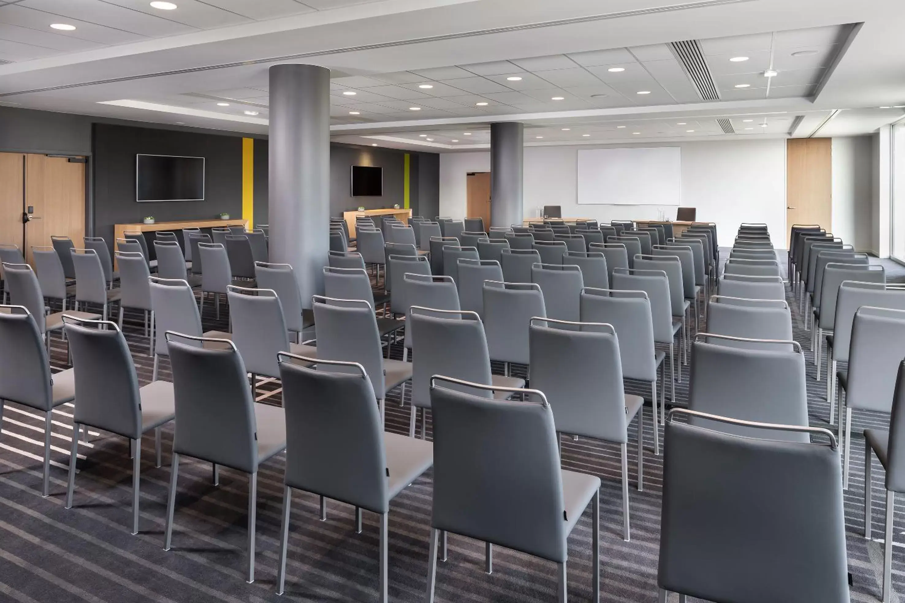 Business facilities in INNSiDE by Meliá Paris Charles de Gaulle Airport