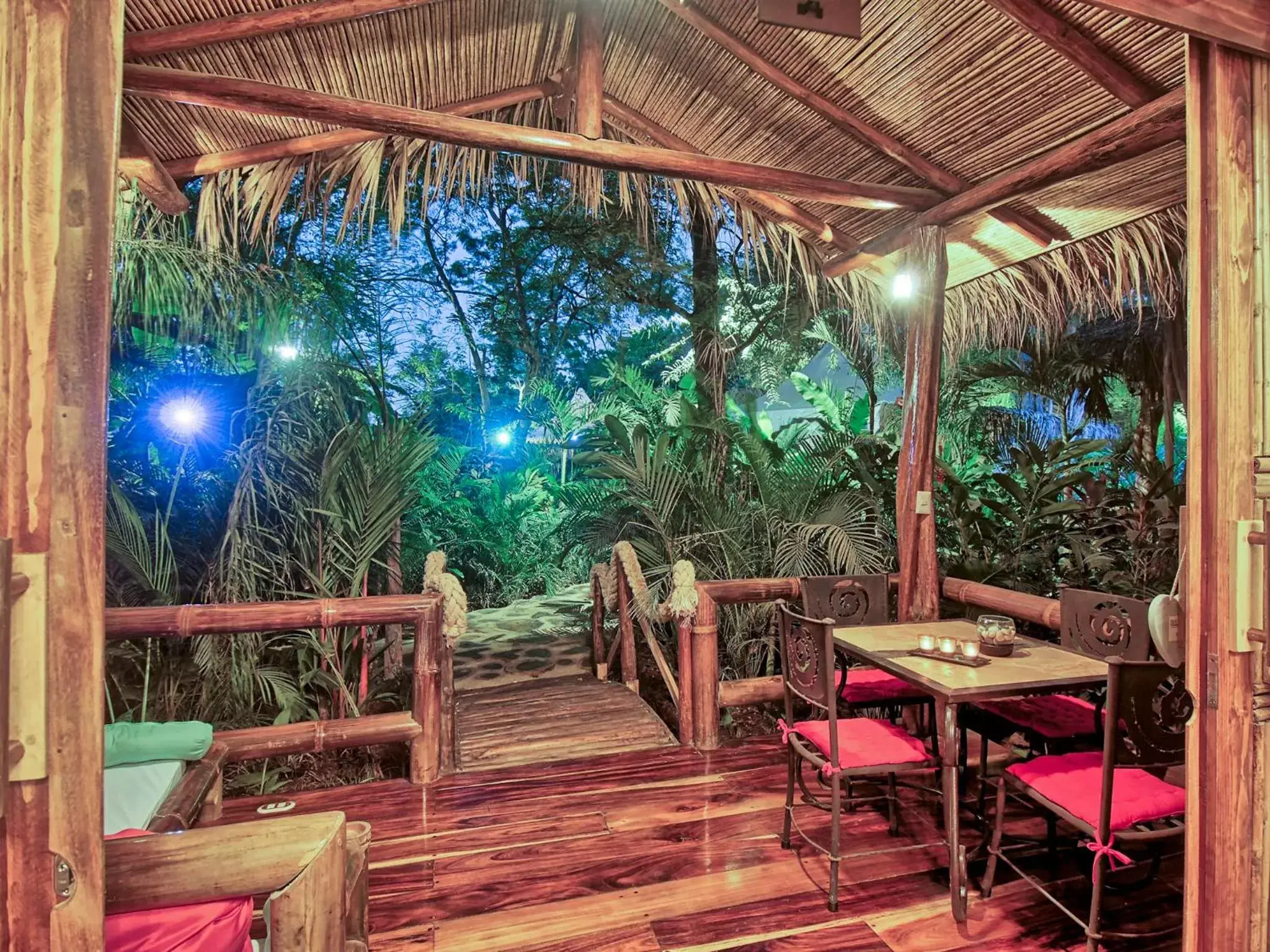 Balcony/Terrace, Restaurant/Places to Eat in Ocho Artisan Bungalows