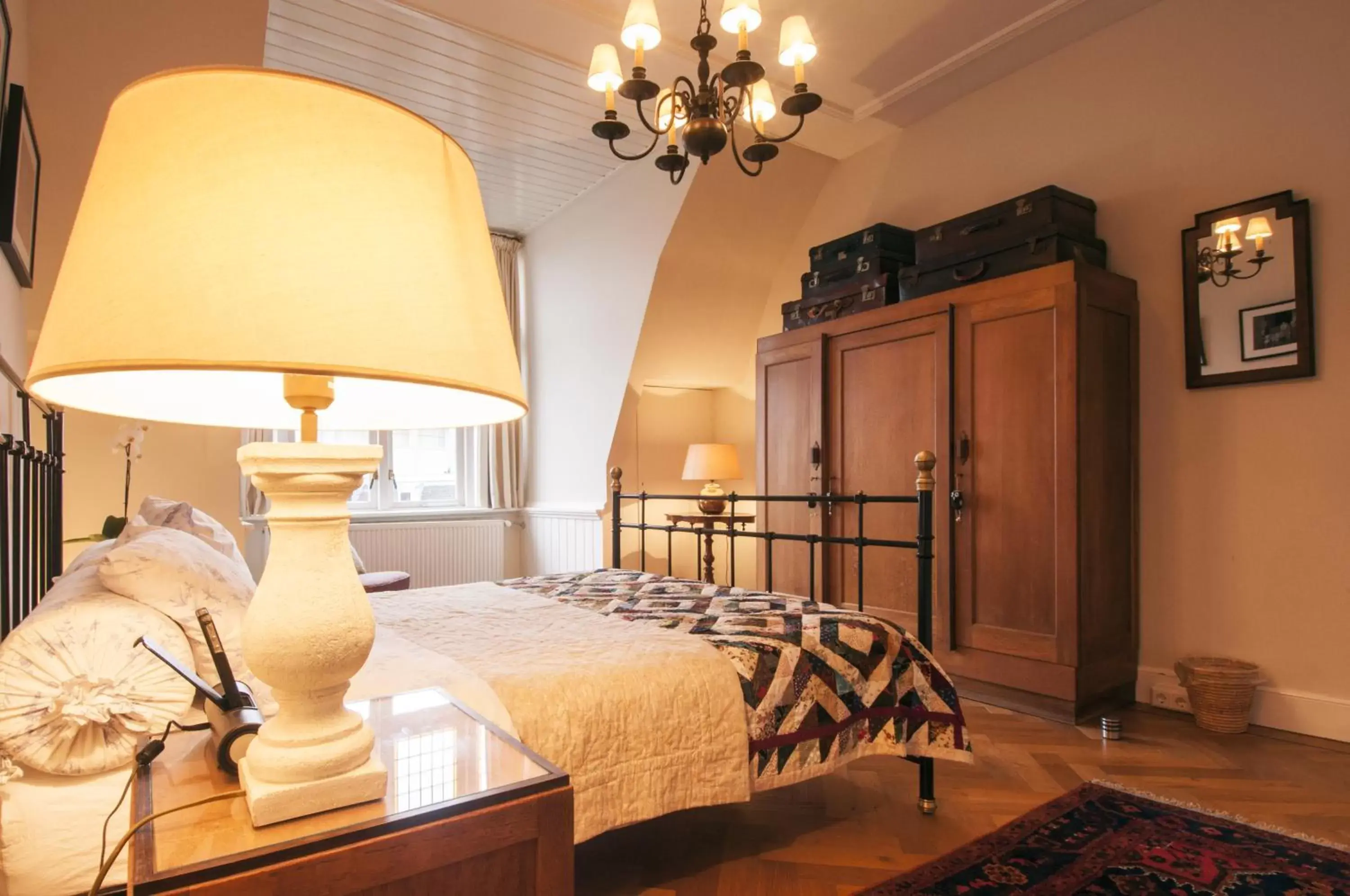 Bed in B&B De Schiedamse Suites