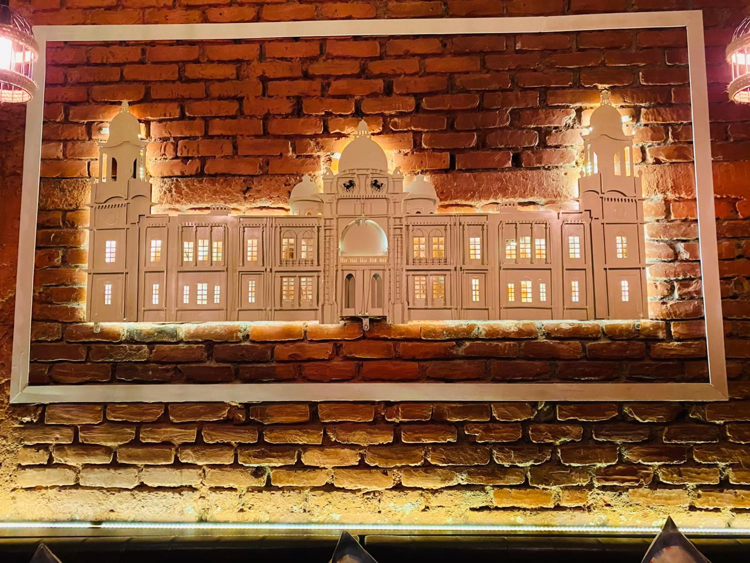 Restaurant/places to eat in Saluja Residency