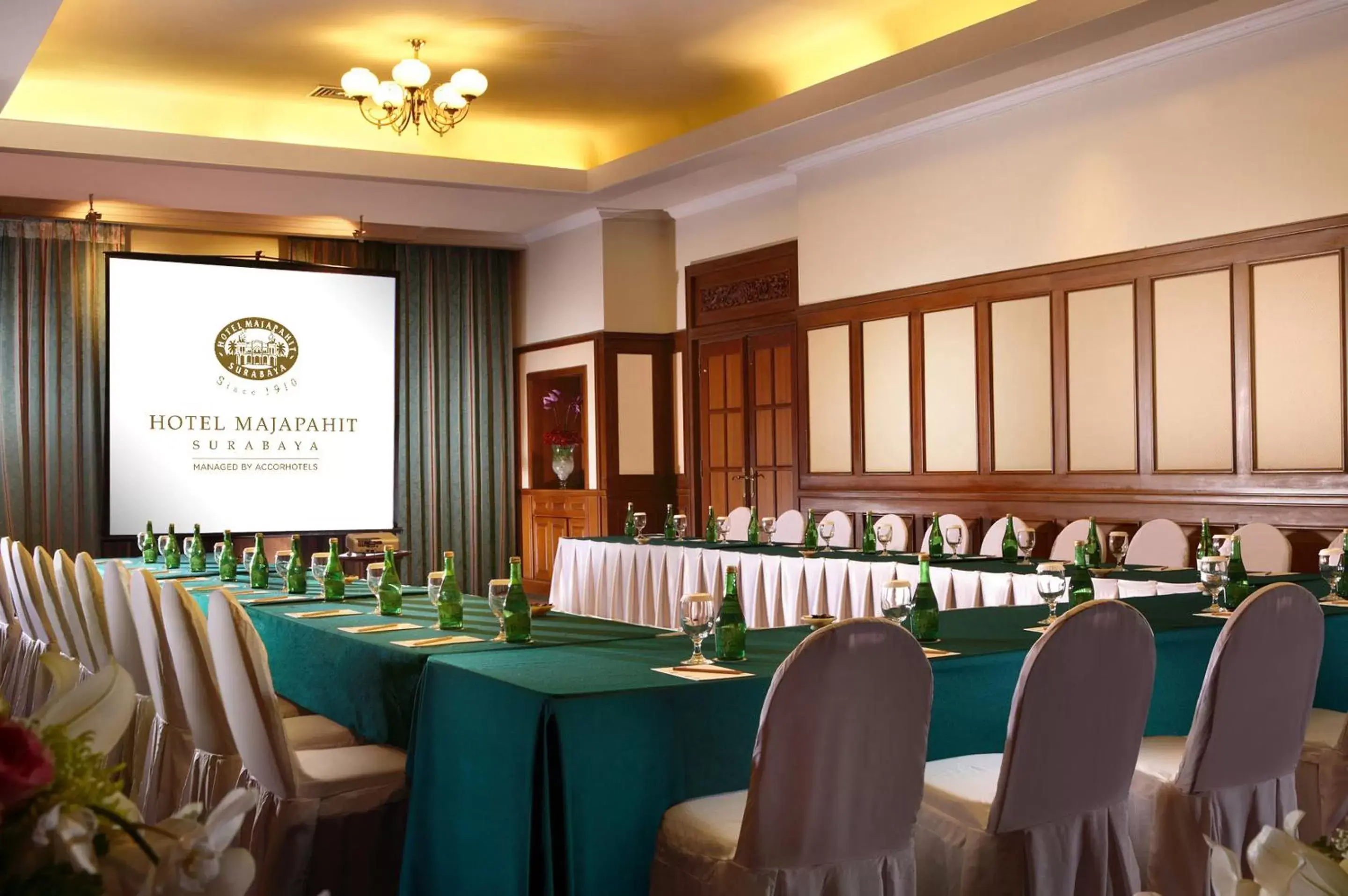 Meeting/conference room in Hotel Majapahit Surabaya MGallery