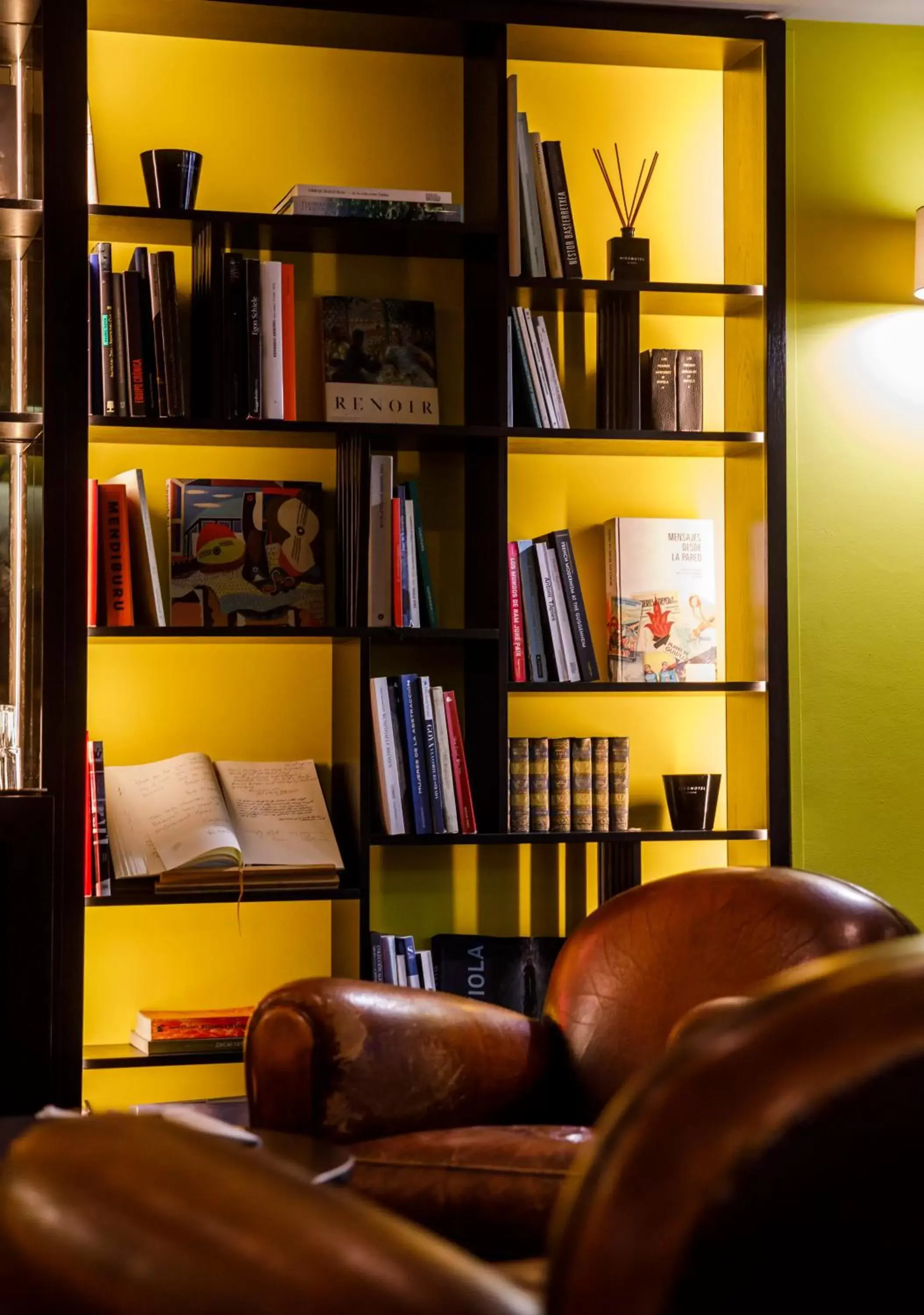 Lounge or bar in Hotel Miró Lounge or bar in Hotel Miró