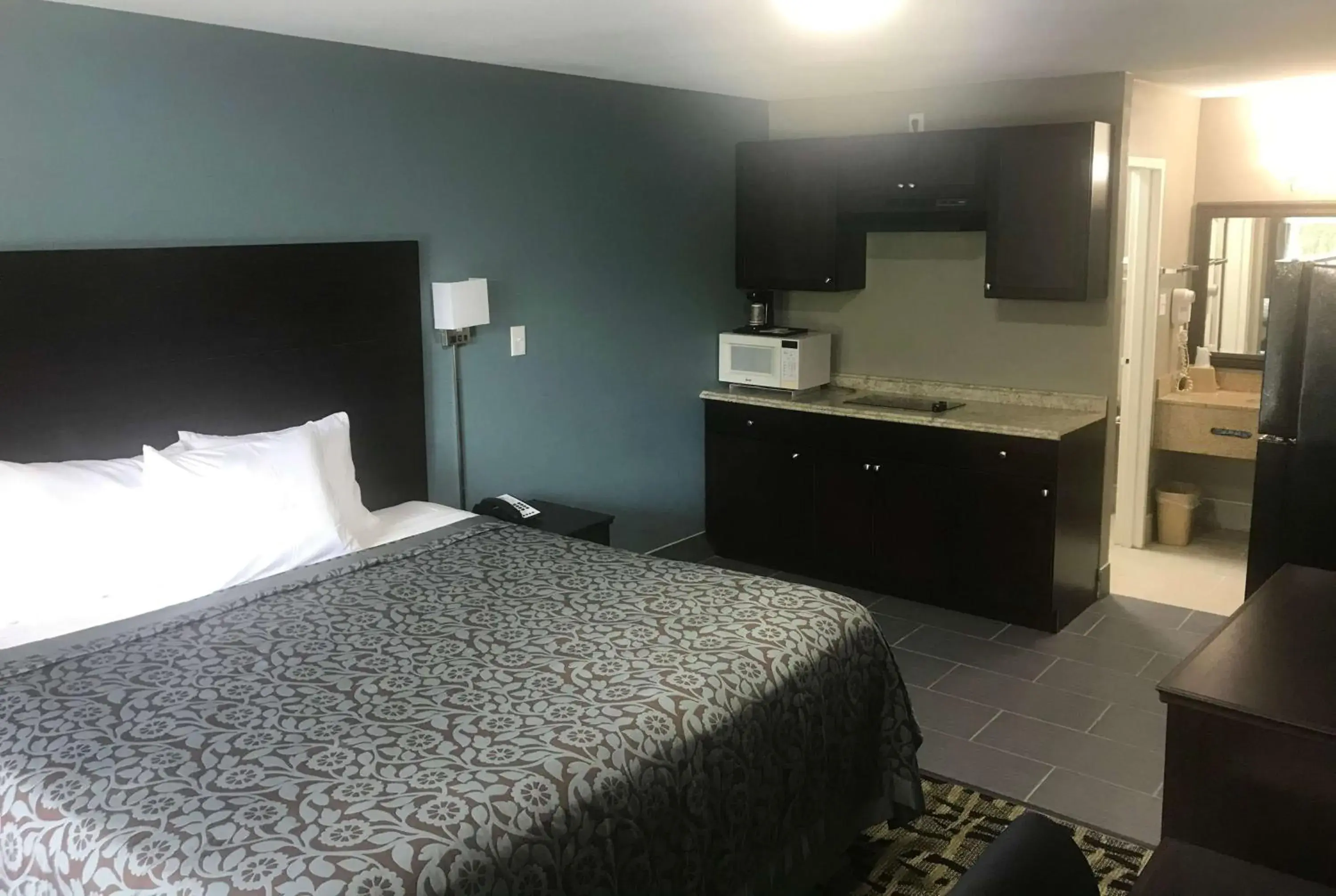 Photo of the whole room in Days Inn & Suites by Wyndham Collierville Germantown Area