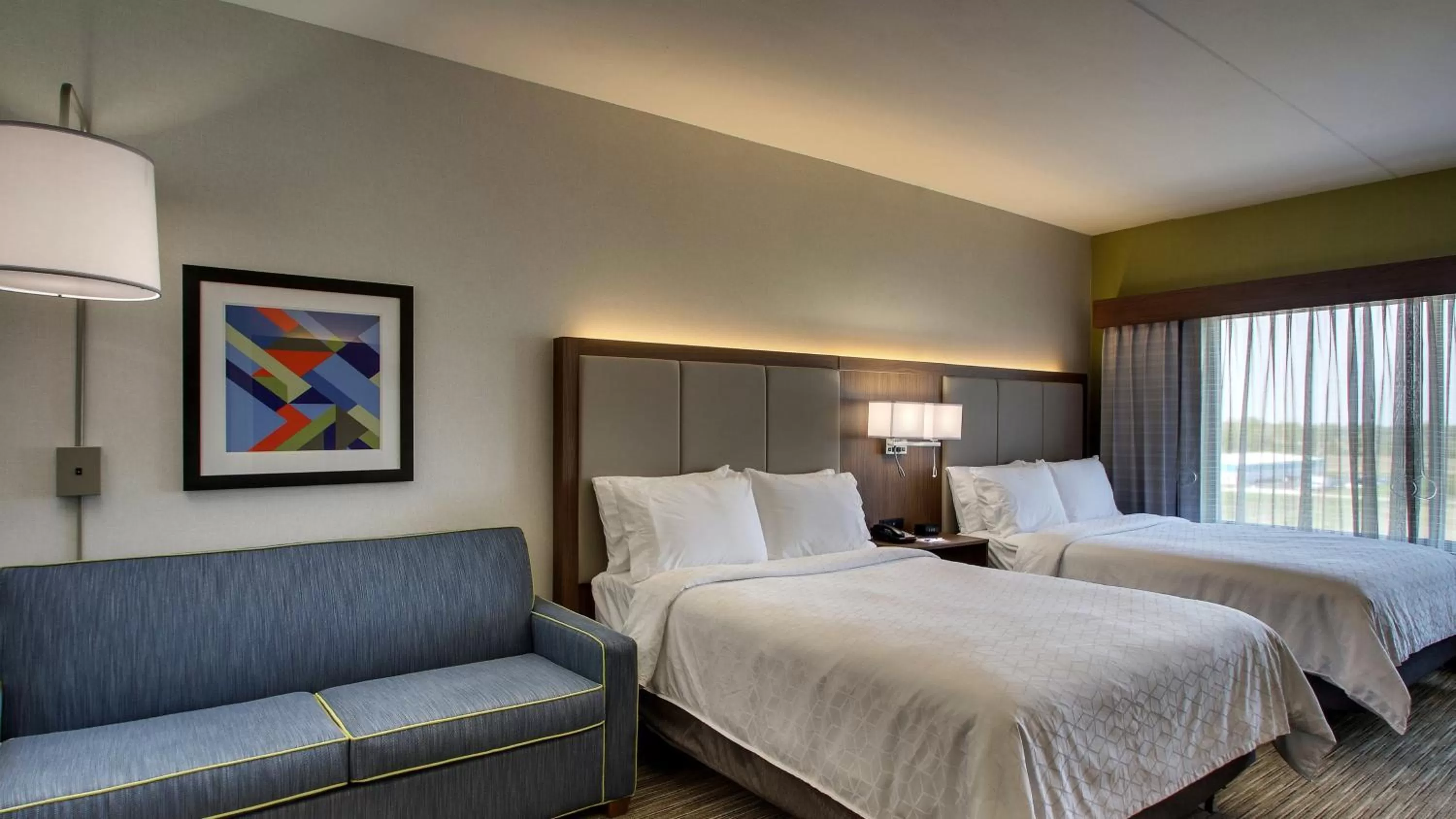 Photo of the whole room, Bed in Holiday Inn Express & Suites Troy by IHG
