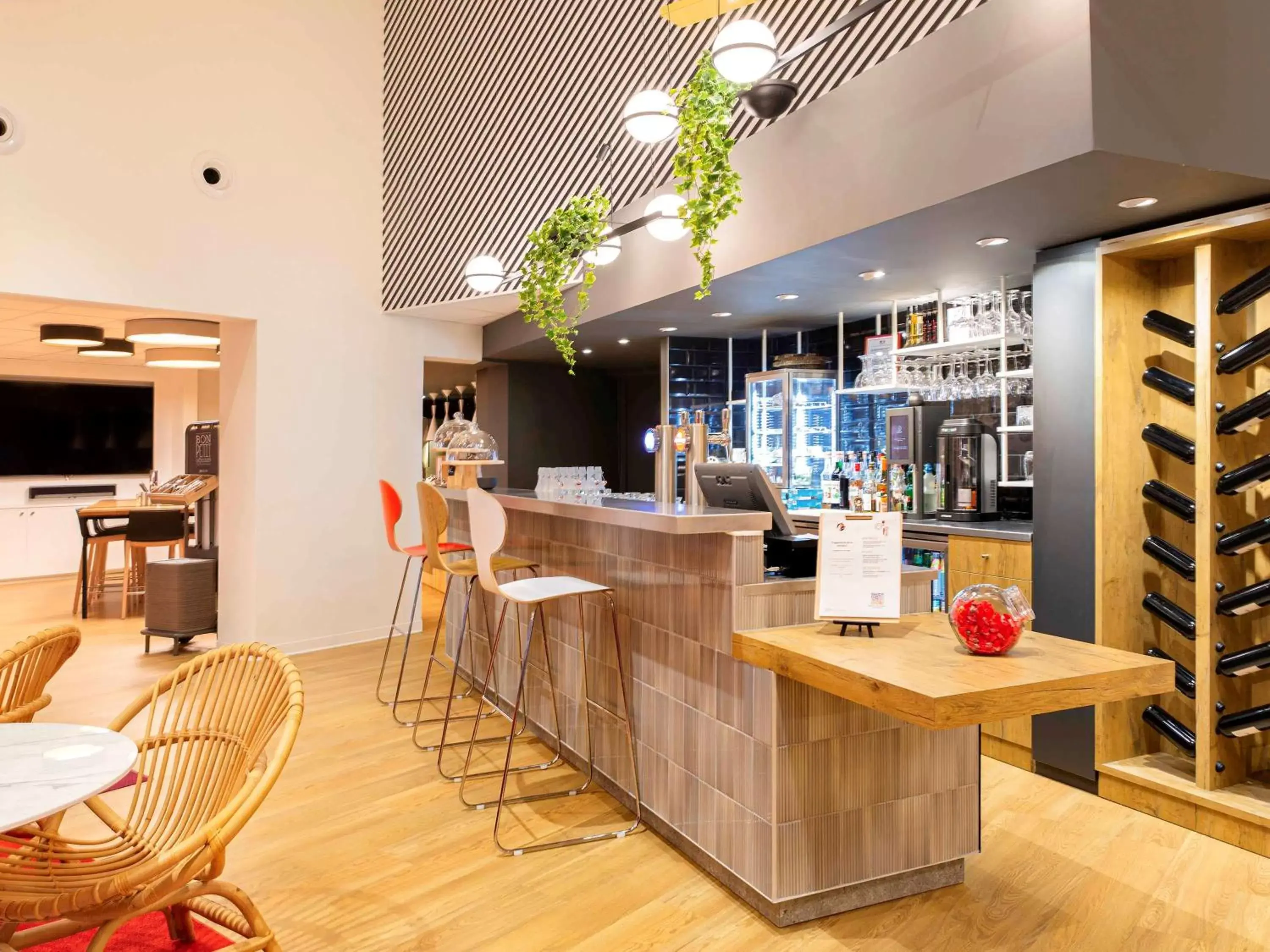 Lounge or bar, Lounge/Bar in ibis Tours Sud