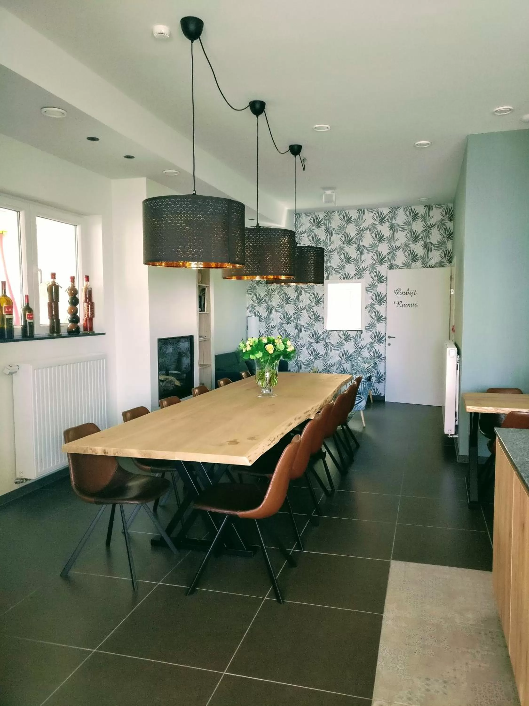 Restaurant/places to eat in B & B De Veurnse Slaper