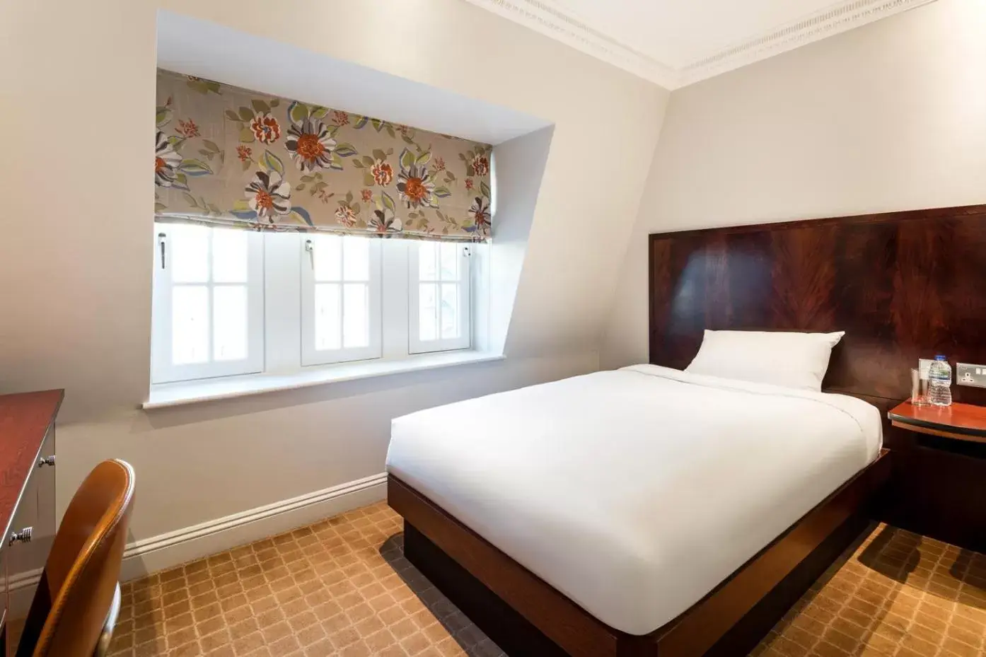 Bedroom, Bed in Radisson Blu Edwardian Grafton Hotel, London Bedroom, Bed in Radisson Blu Edwardian Grafton Hotel, London